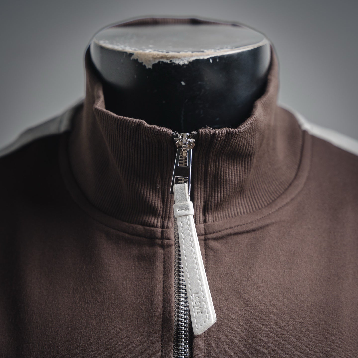 Loe 25fw embroidered jacket