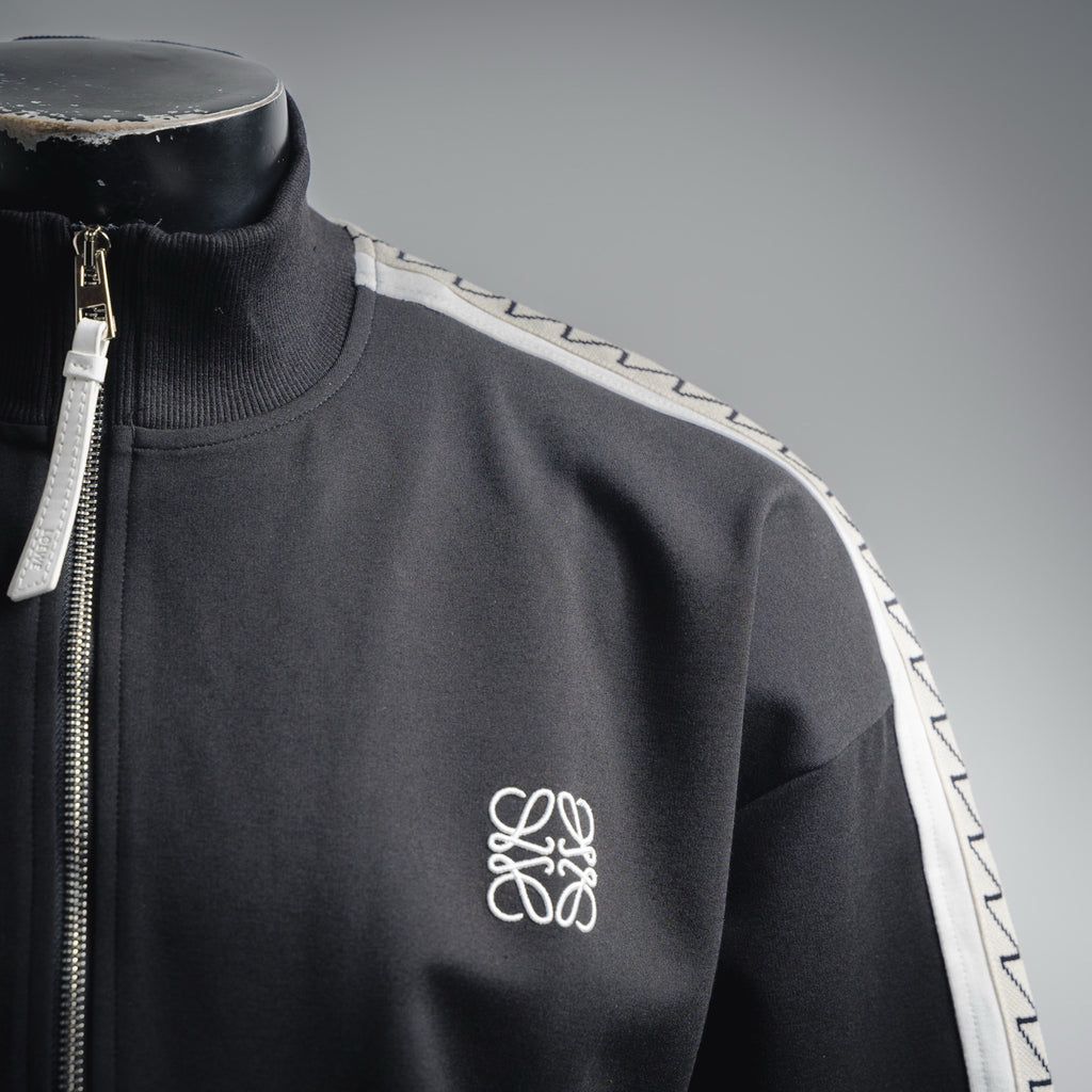 Loe 25fw embroidered jacket