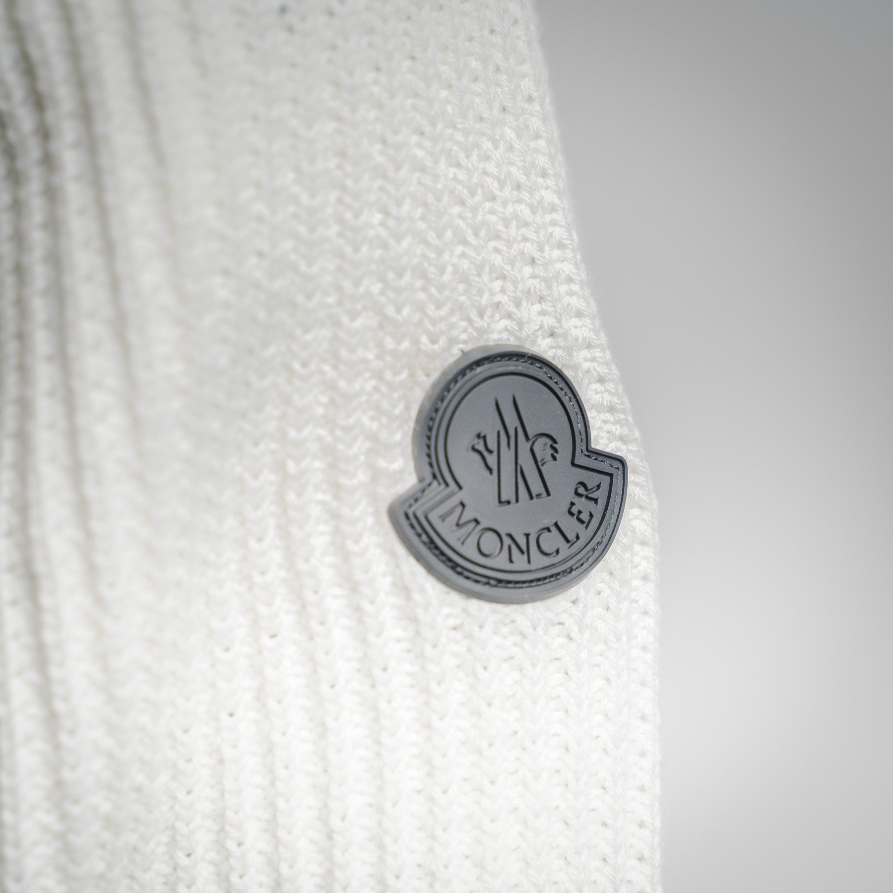 Mon 25fw knitted sweater