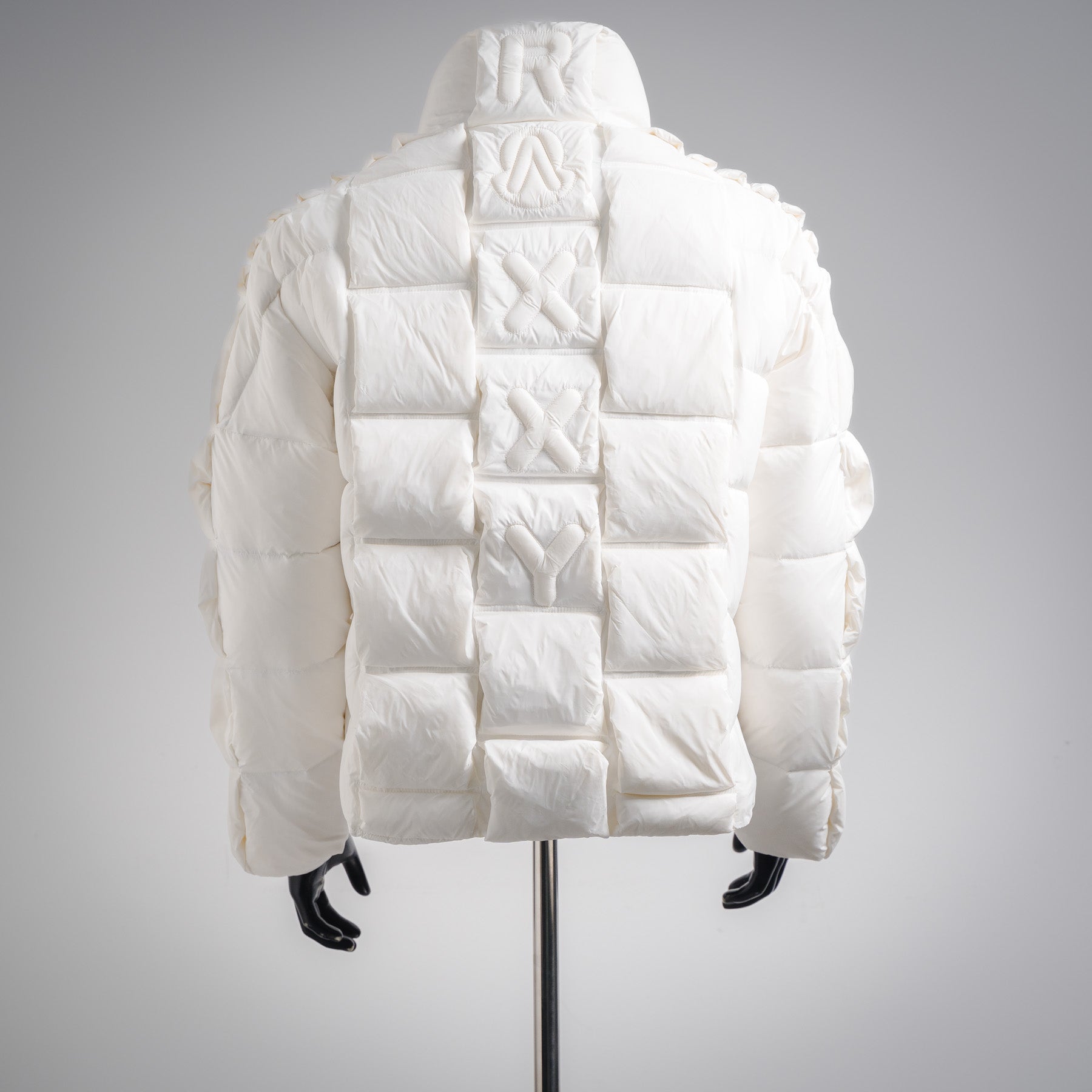 Mon 25fw down jacket