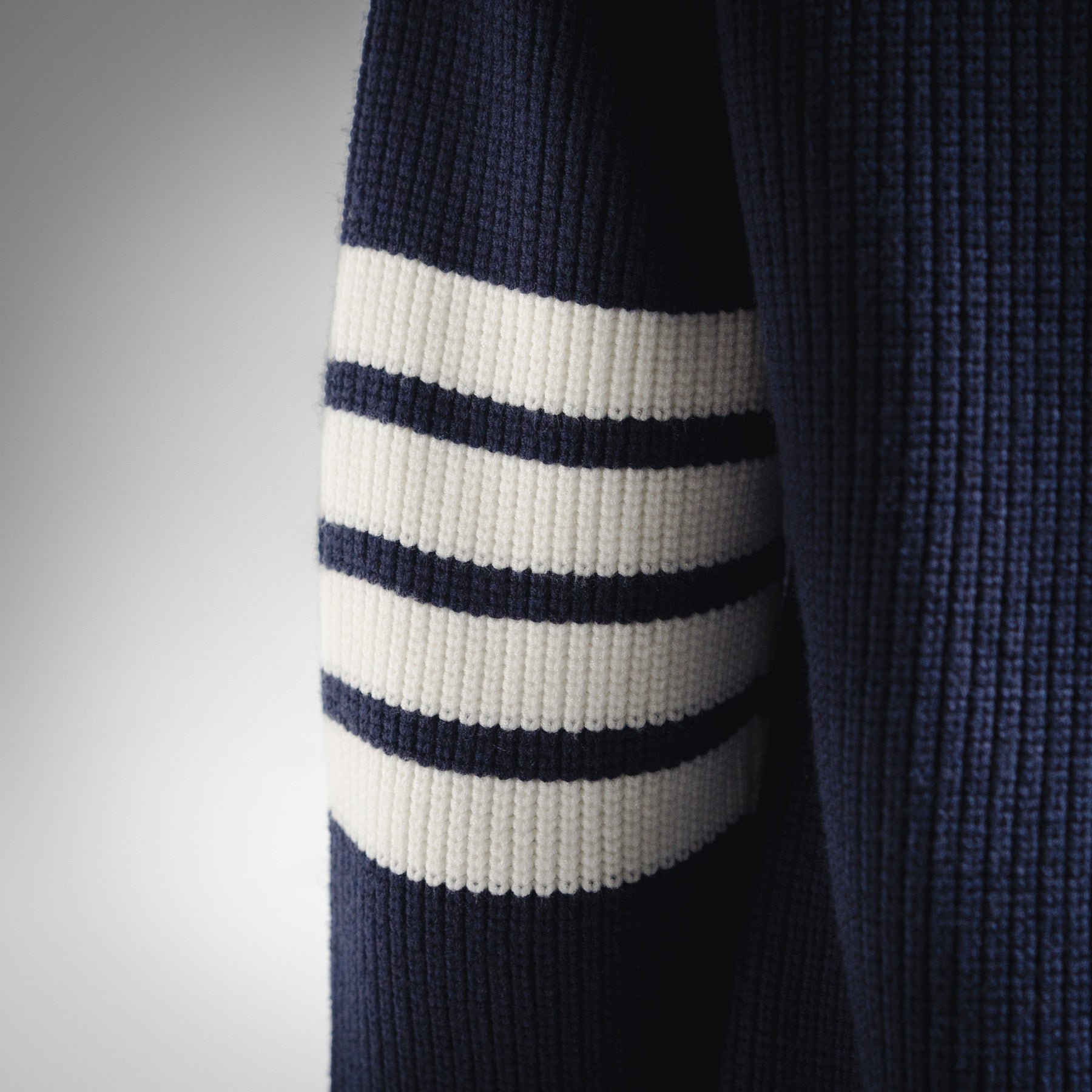 Thom 25fw all-match sweater