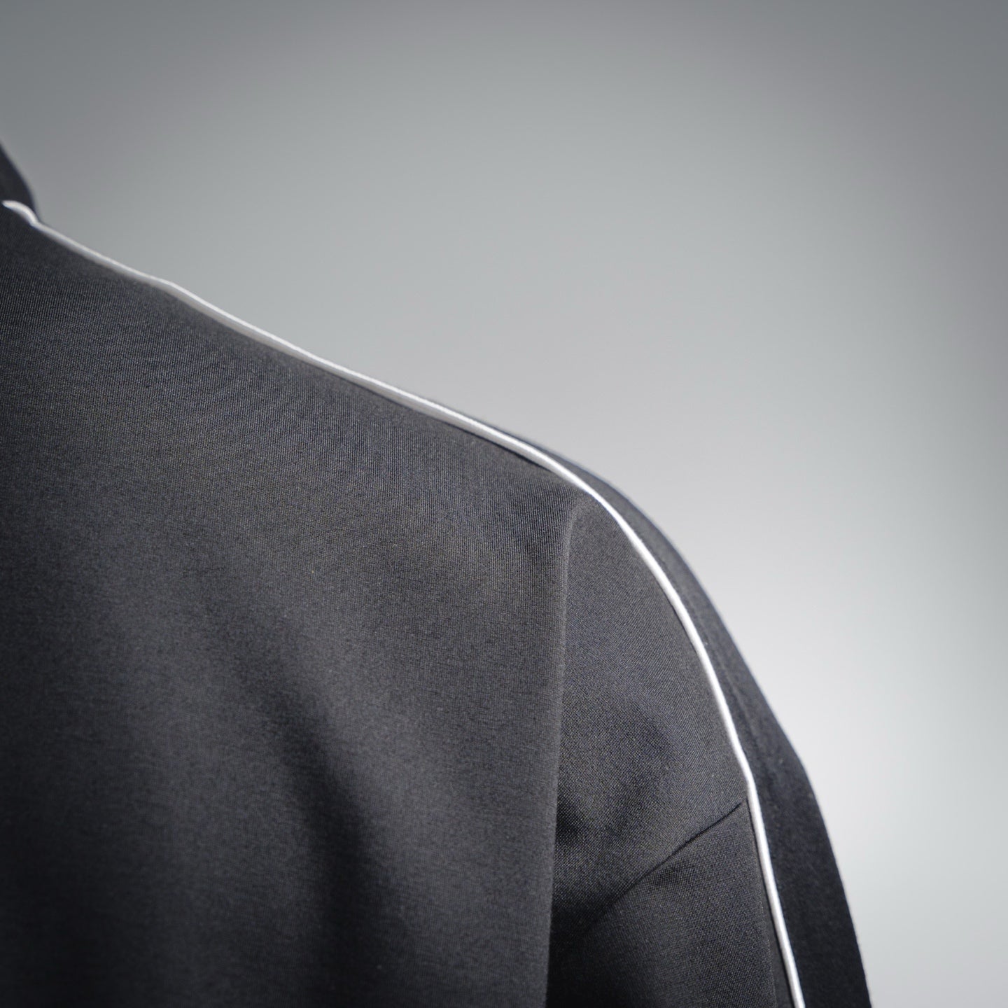 Loe 25fw embroidered jacket