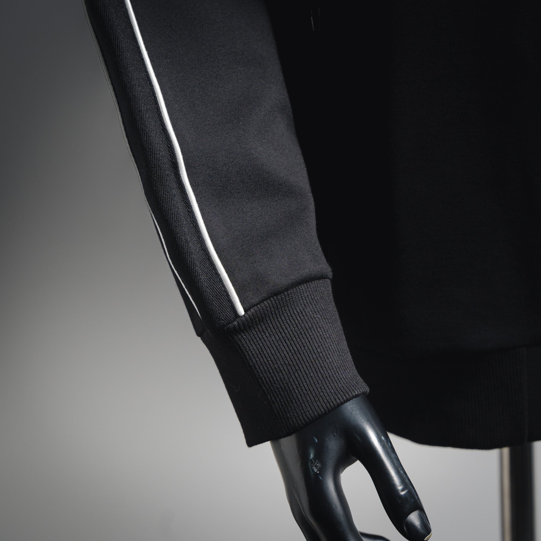 Loe 25fw embroidered jacket