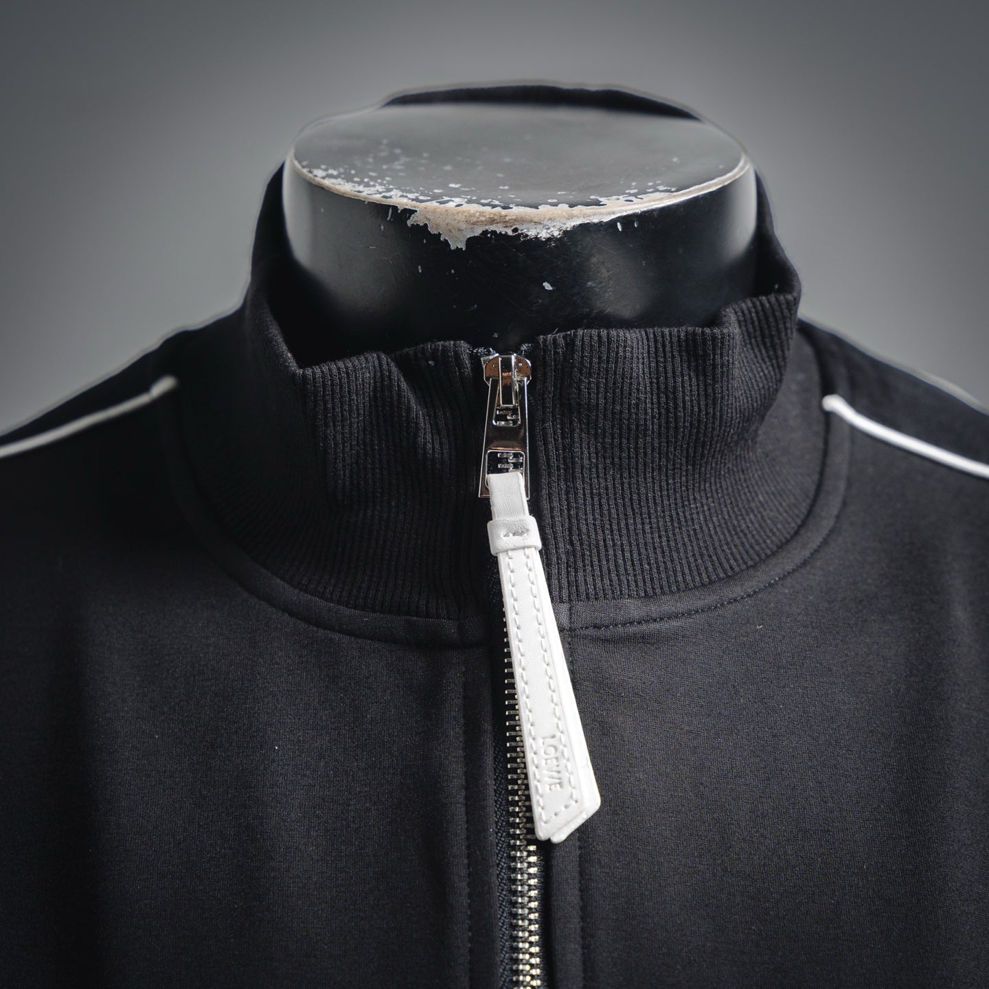 Loe 25fw embroidered jacket