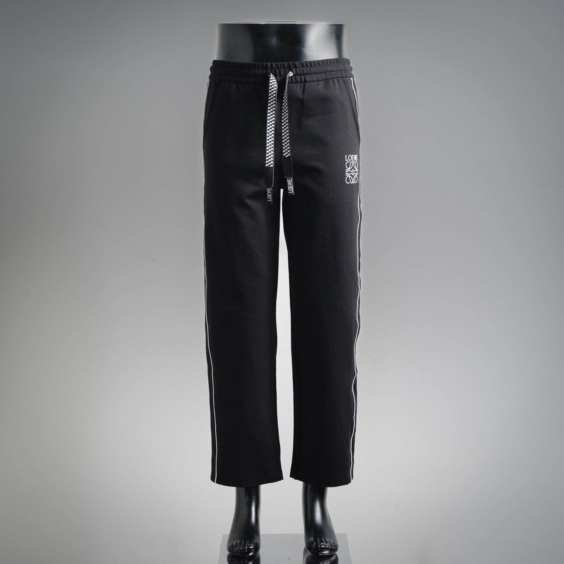 Loe 25fw embroidered pants