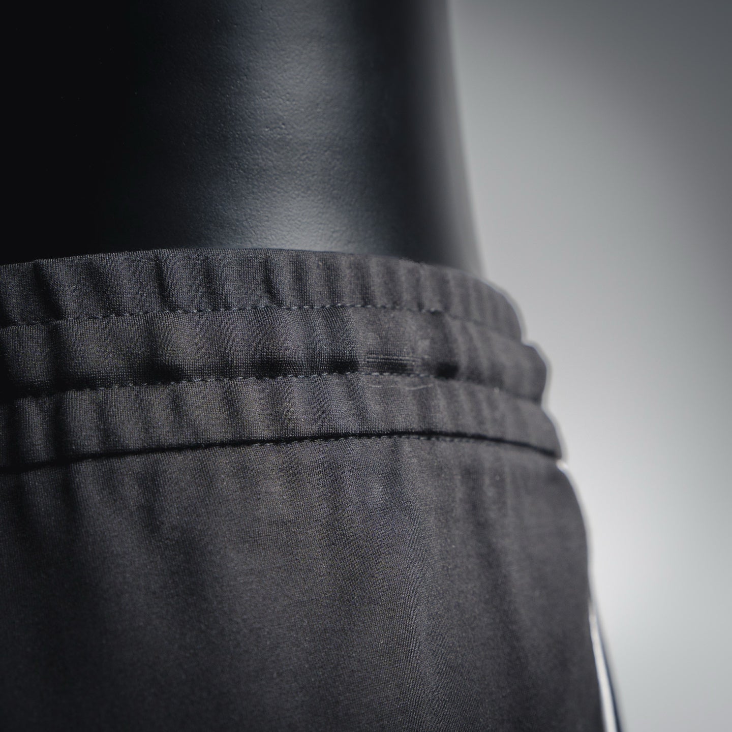 Loe 25fw embroidered pants