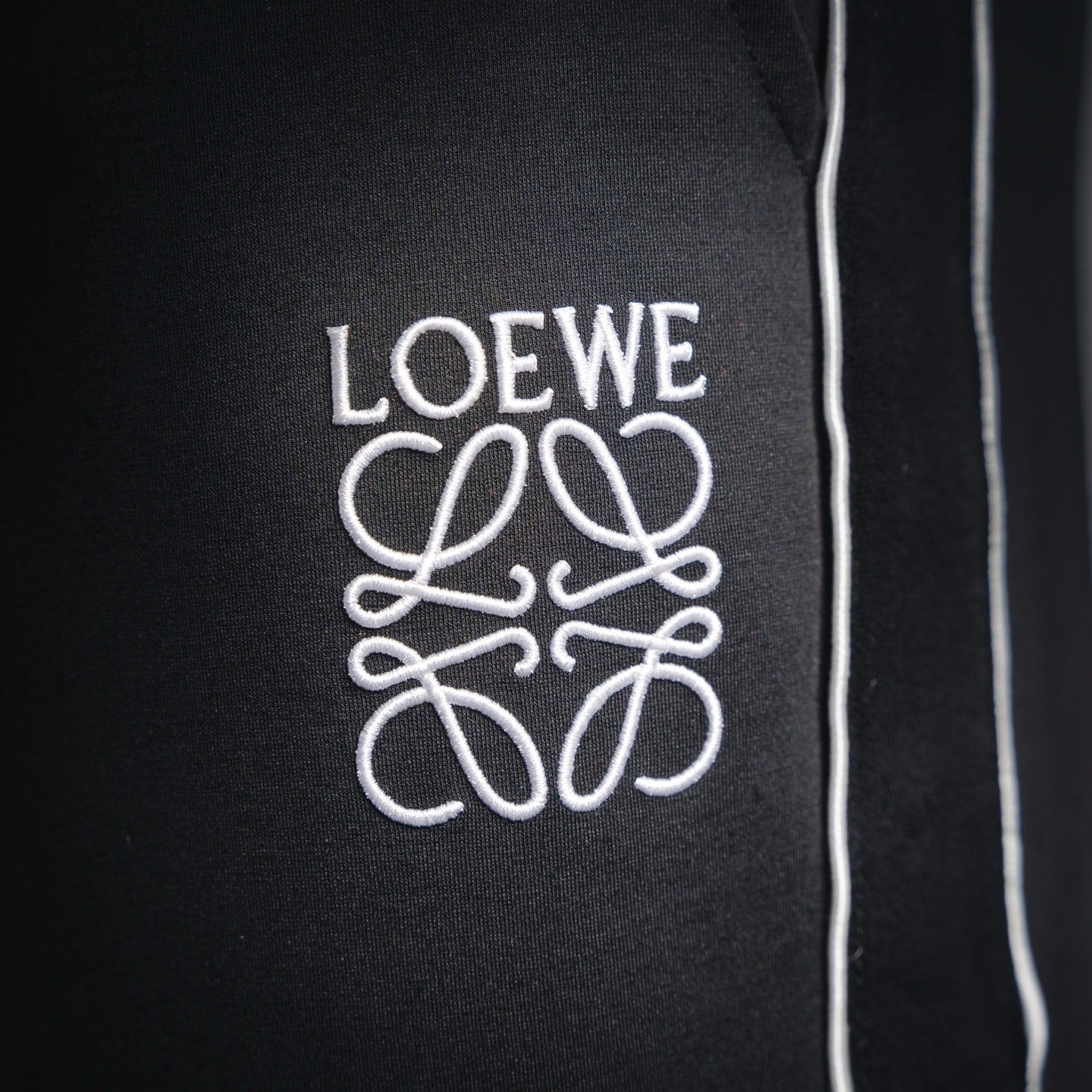 Loe 25fw embroidered pants