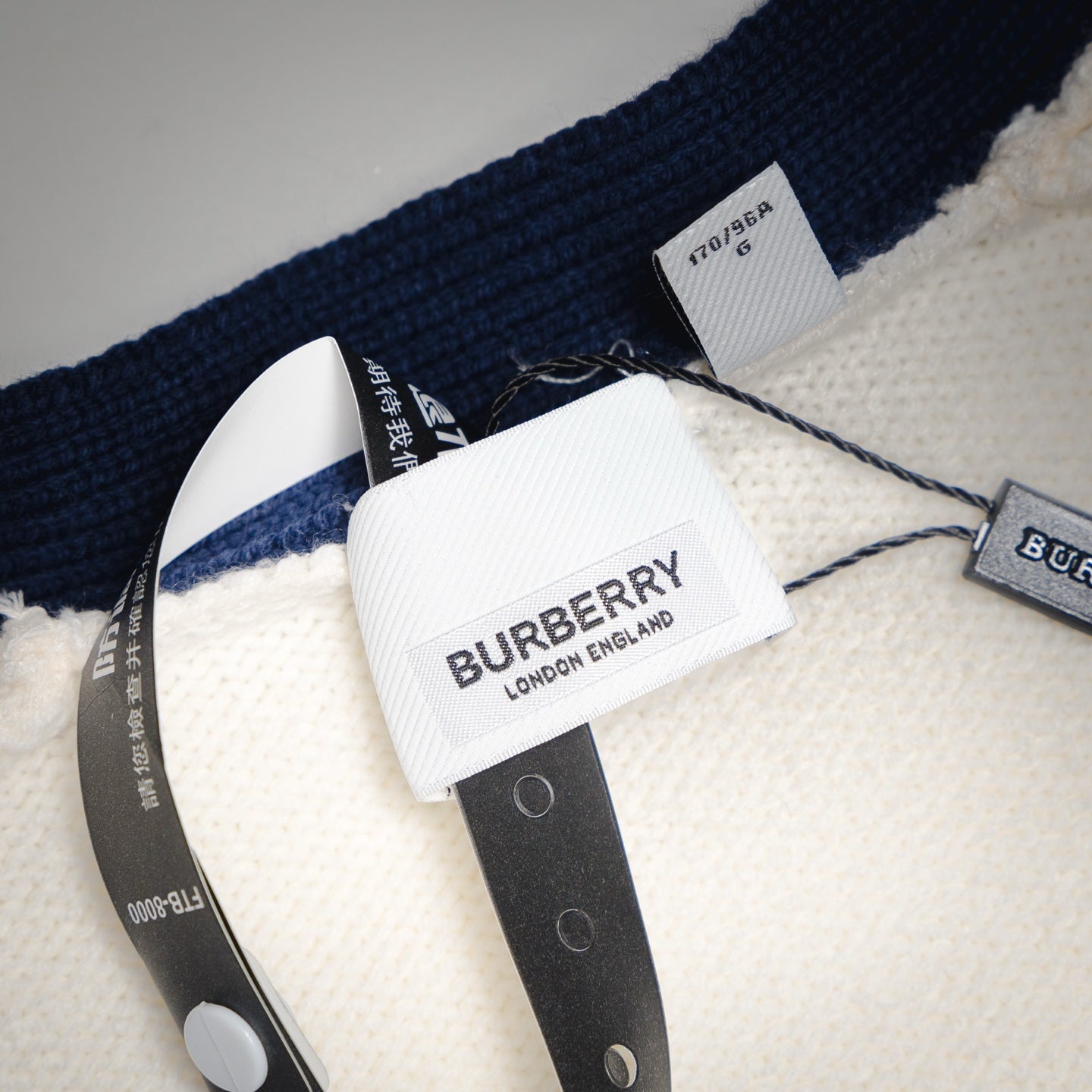 Burbery 25fw leisure cardigan