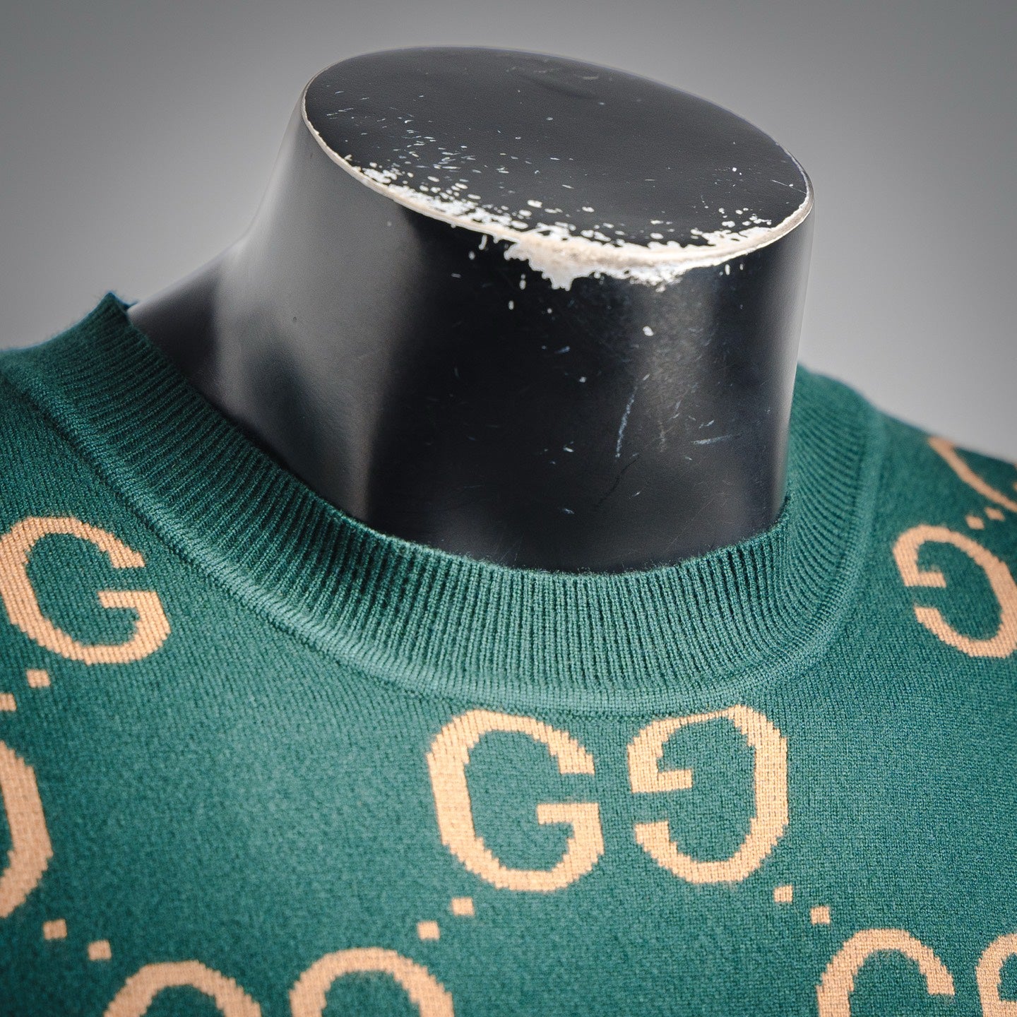 Guc 25fw embroidered sweater