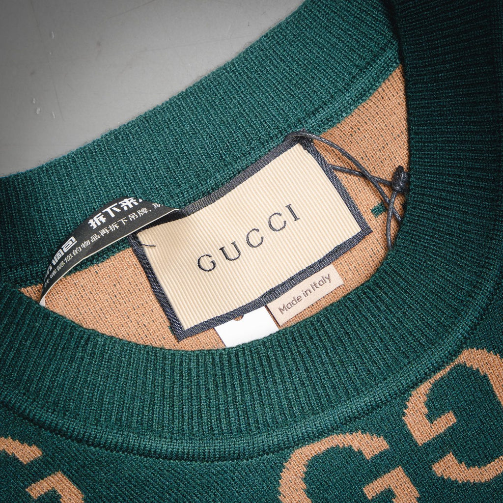 Guc 25fw embroidered sweater