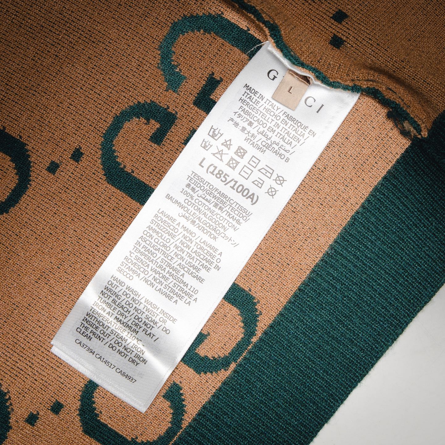 Guc 25fw embroidered sweater