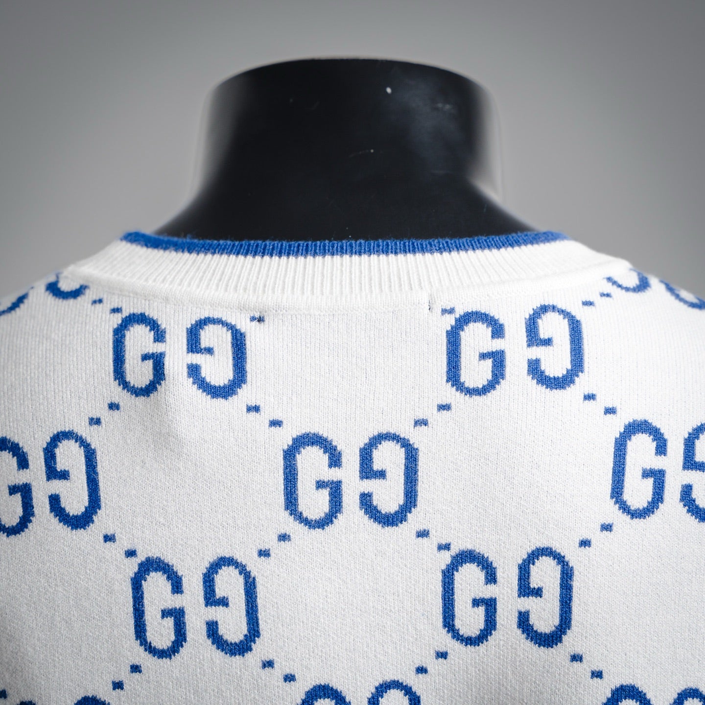 Guc 25fw embroidered sweater