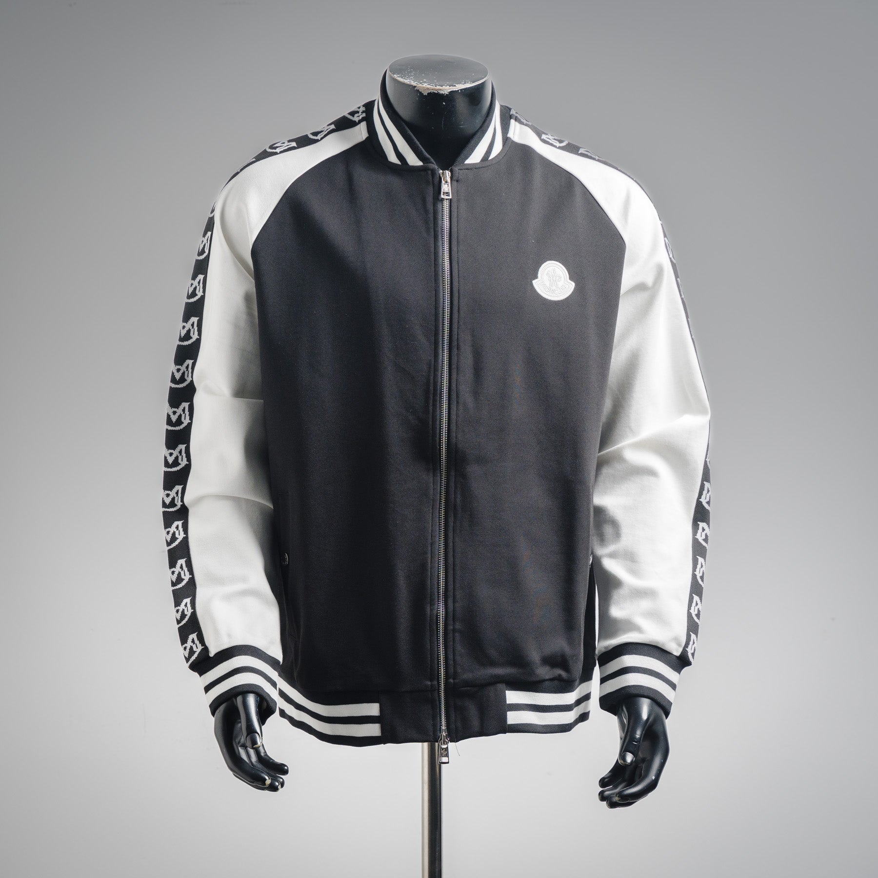 Mon 25fw embroidered jacket