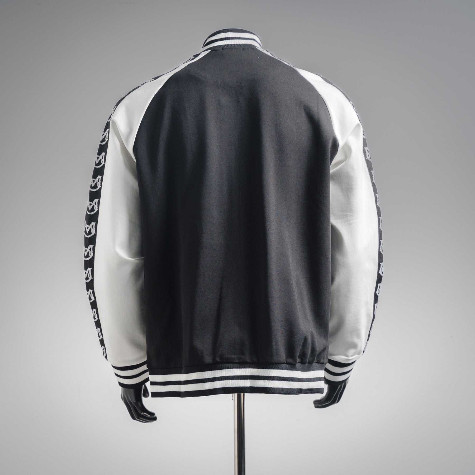 Mon 25fw embroidered jacket