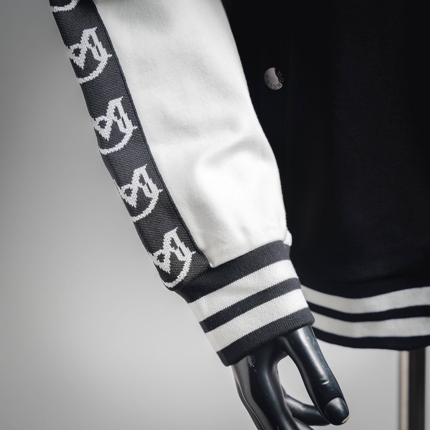 Mon 25fw embroidered jacket