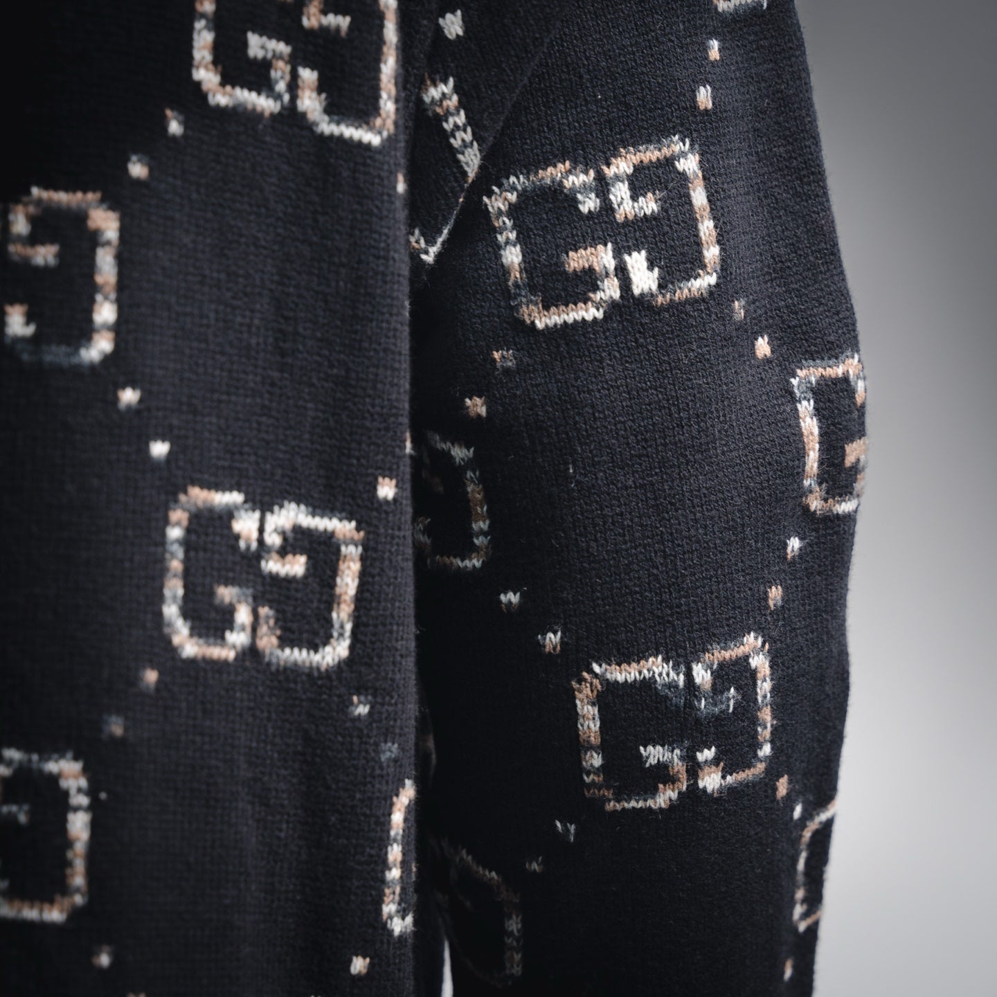 Guc 25fw jacquard cardigan