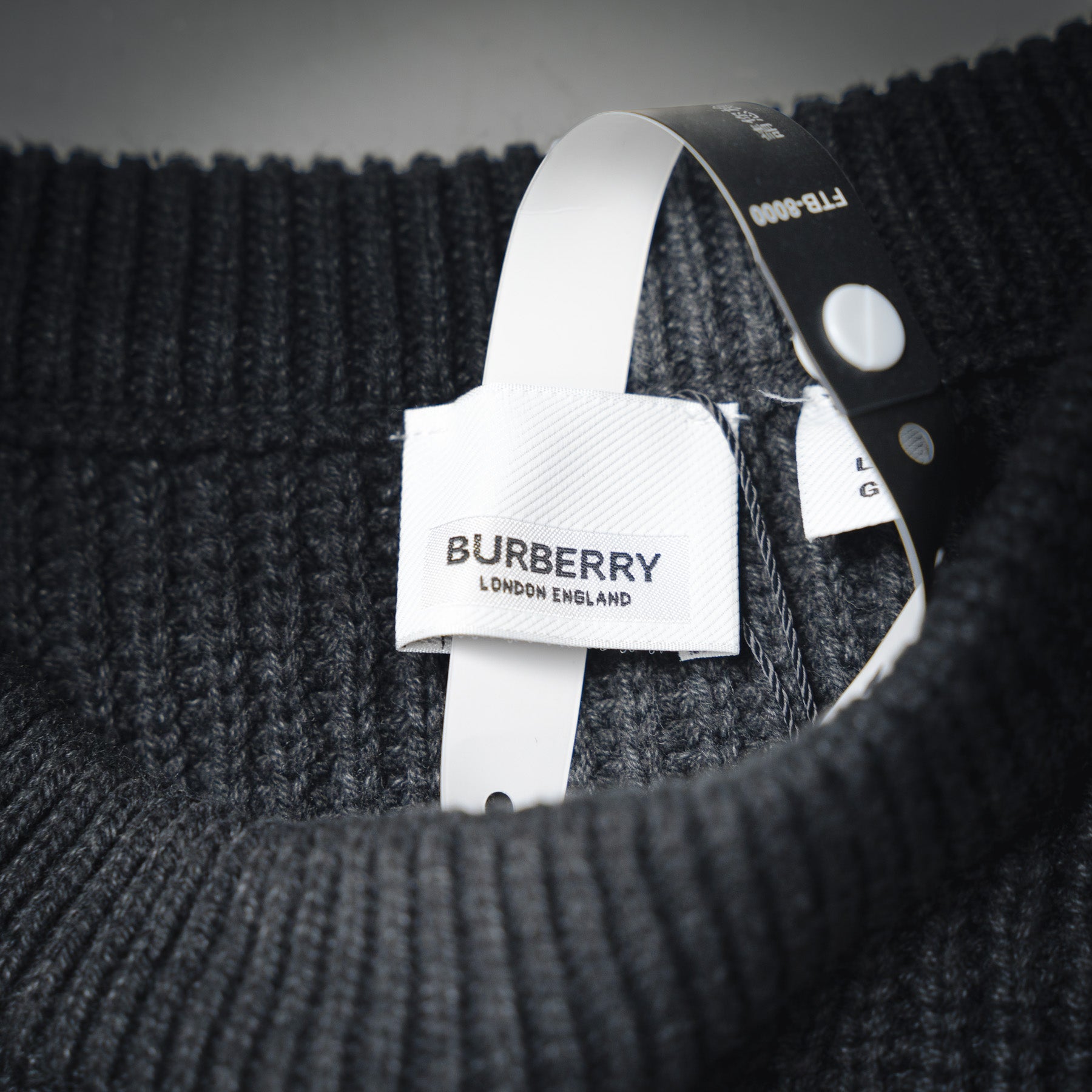 Burbery 25fw knitted sweater
