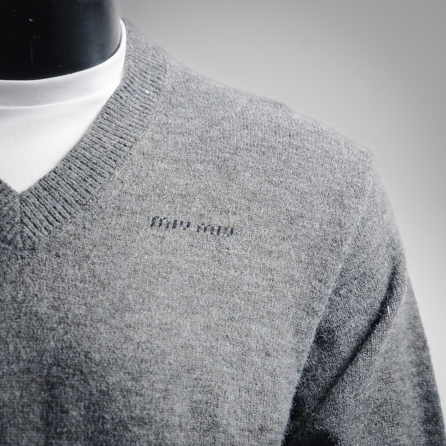 Miu 25fw leisure sweater