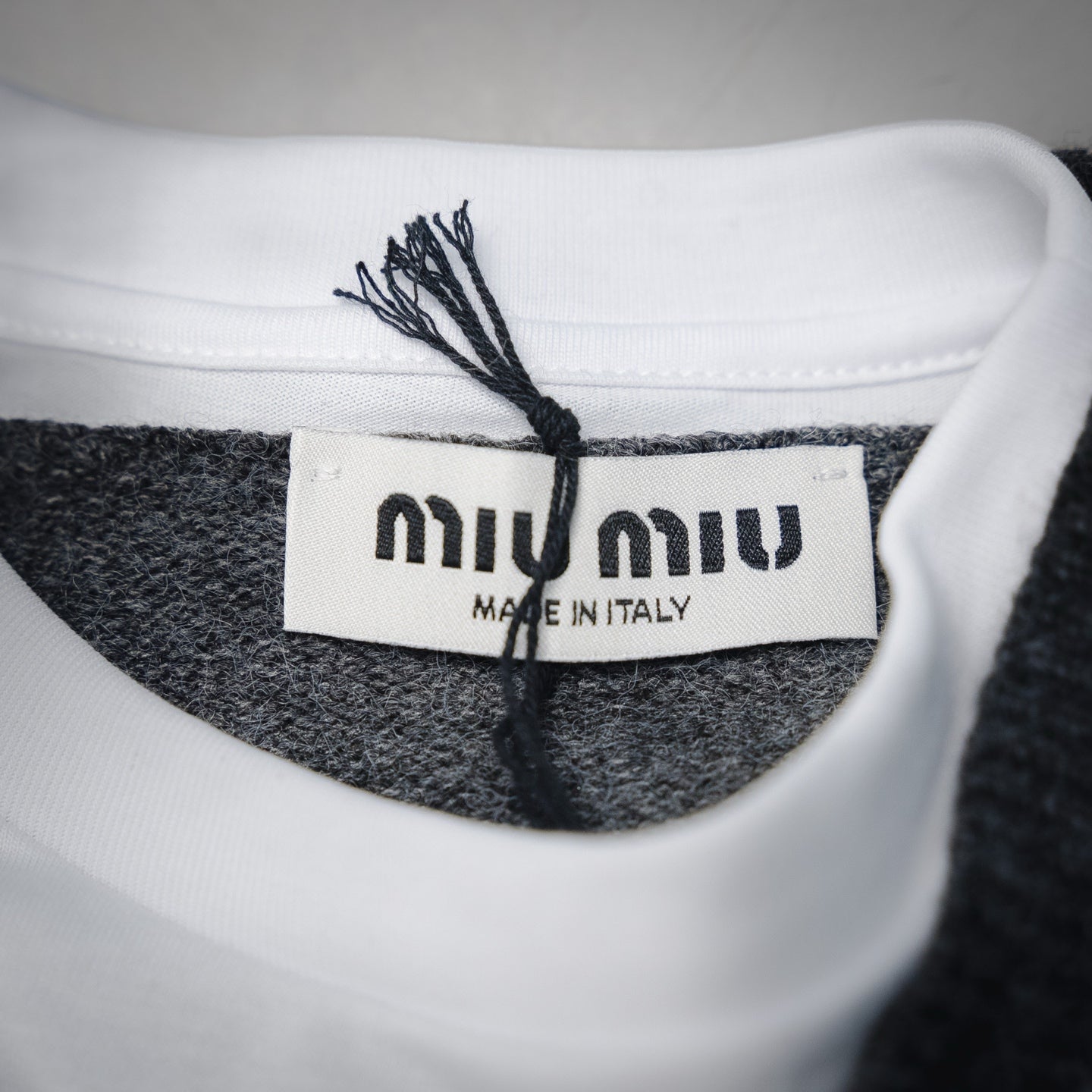 Miu 25fw leisure sweater