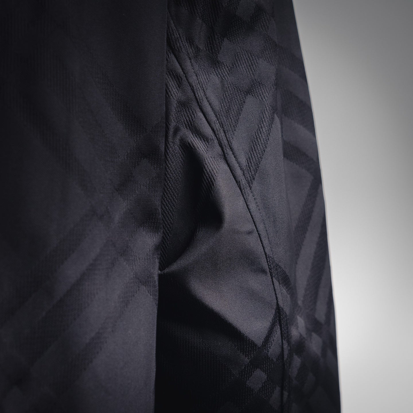 Burbery 25fw embroidered jacket