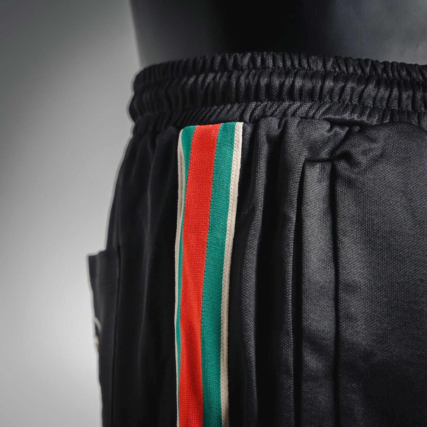 Guc 25fw splicing pants