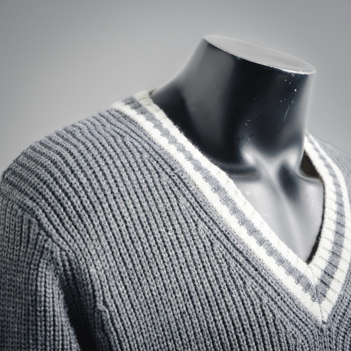 Miu 25fw all-match sweater