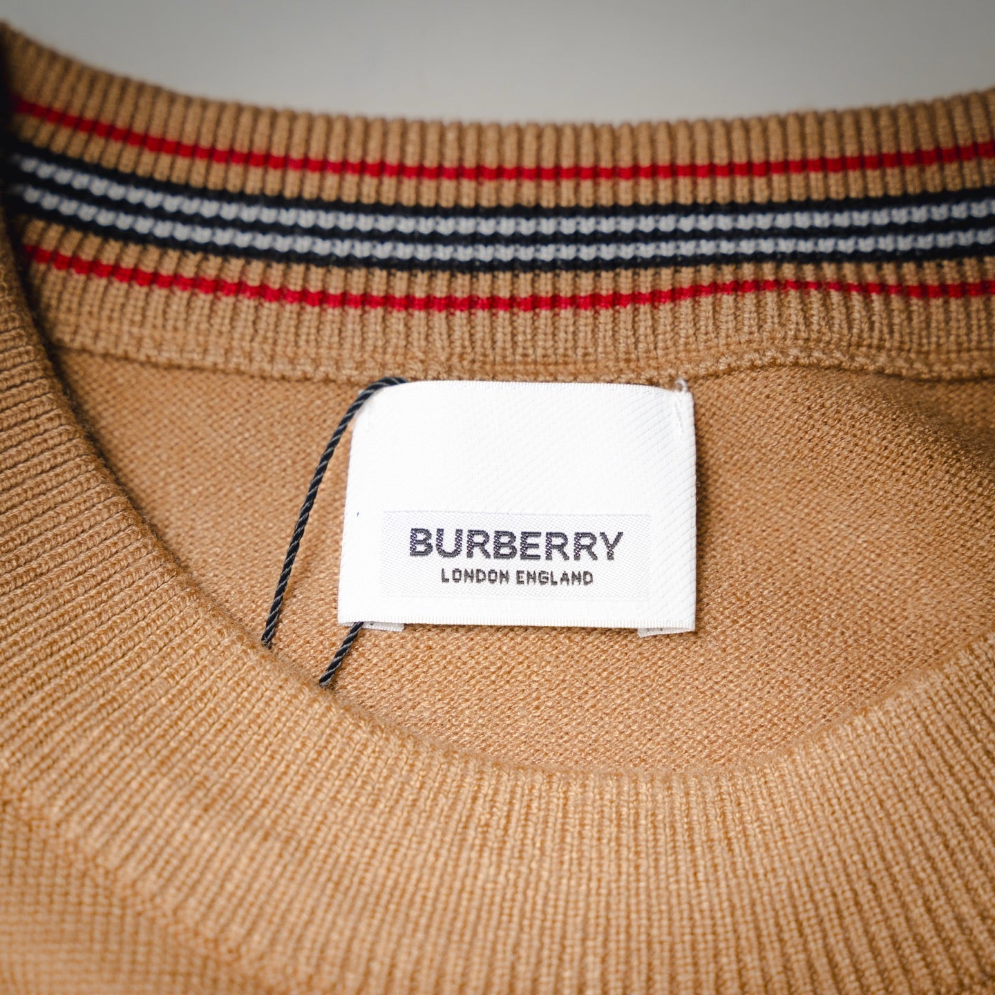 Burbery 25fw splicing sweater