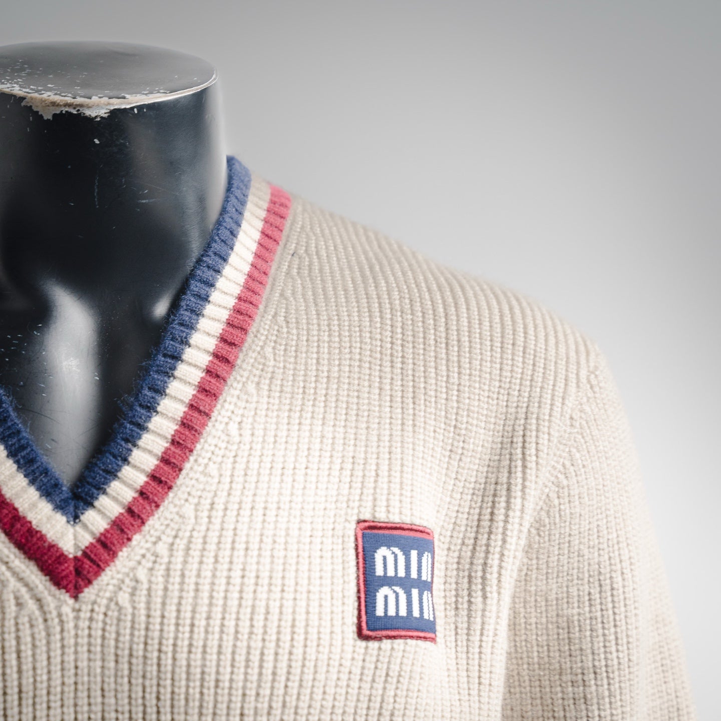 Miu 25fw knitted sweater