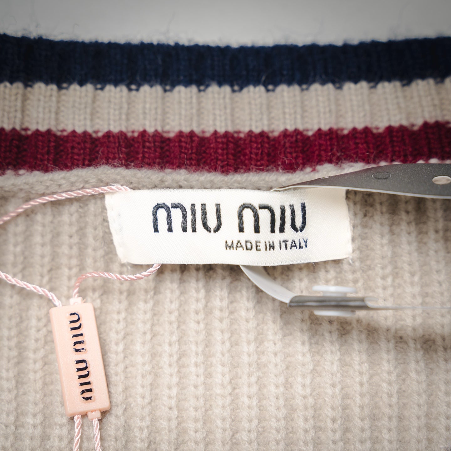 Miu 25fw knitted sweater
