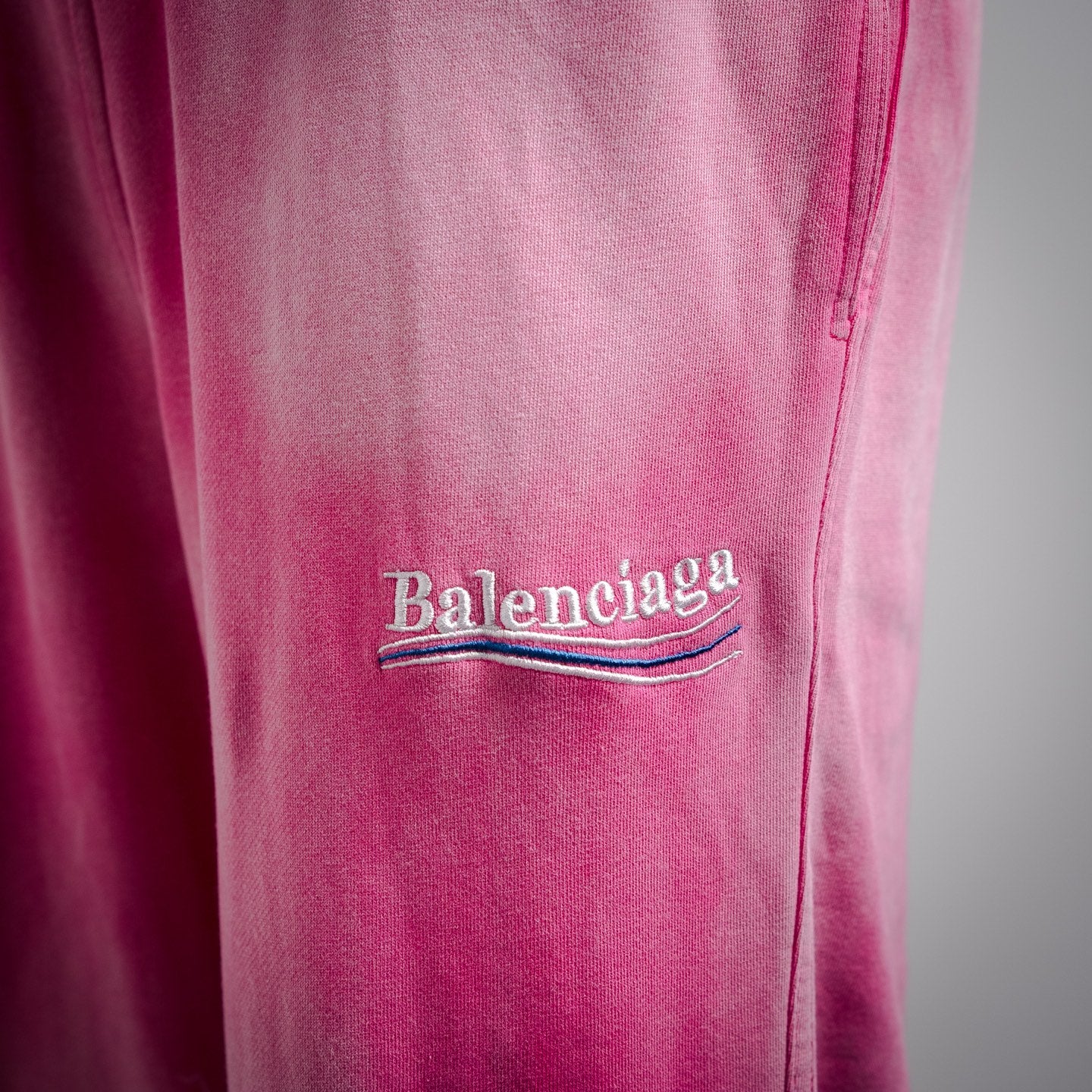 Balen 25fw embroidered pants