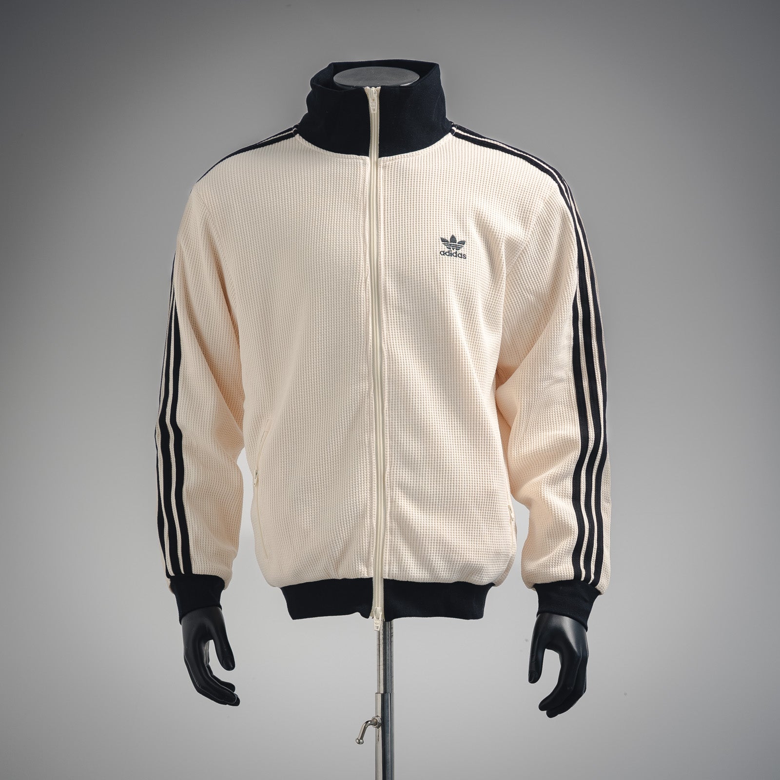 Adi 25fw leisure jacket