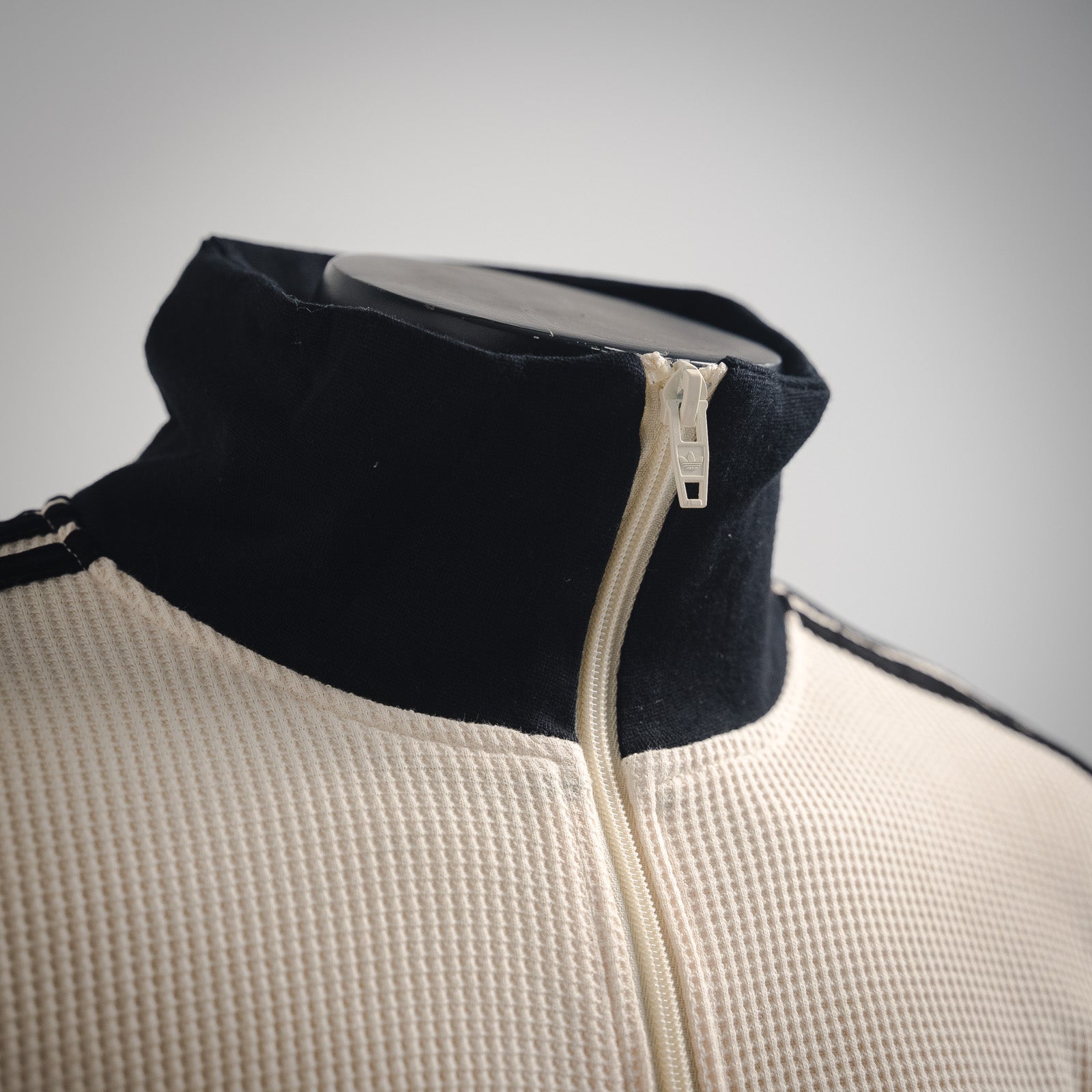 Adi 25fw leisure jacket