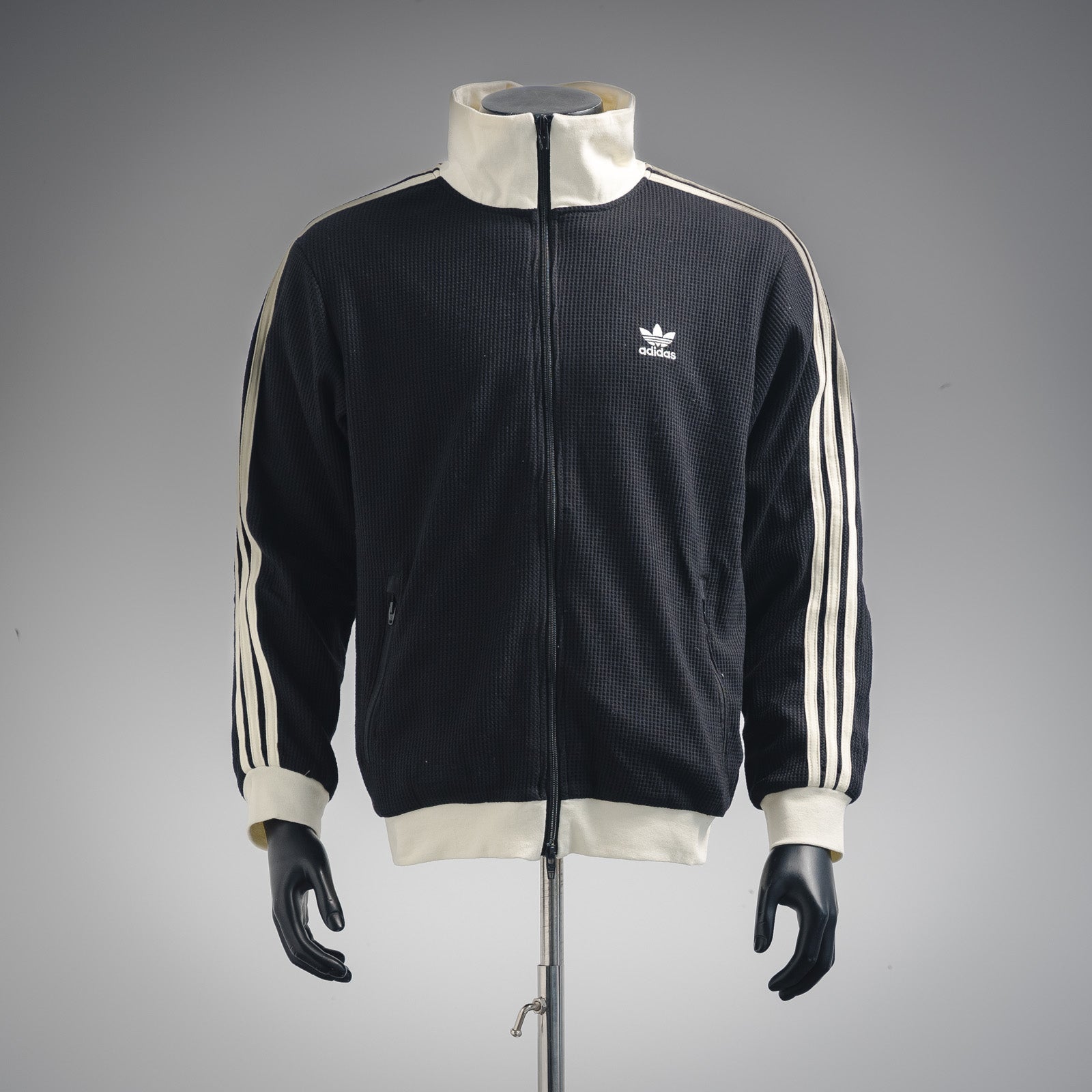 Adi 25fw leisure jacket