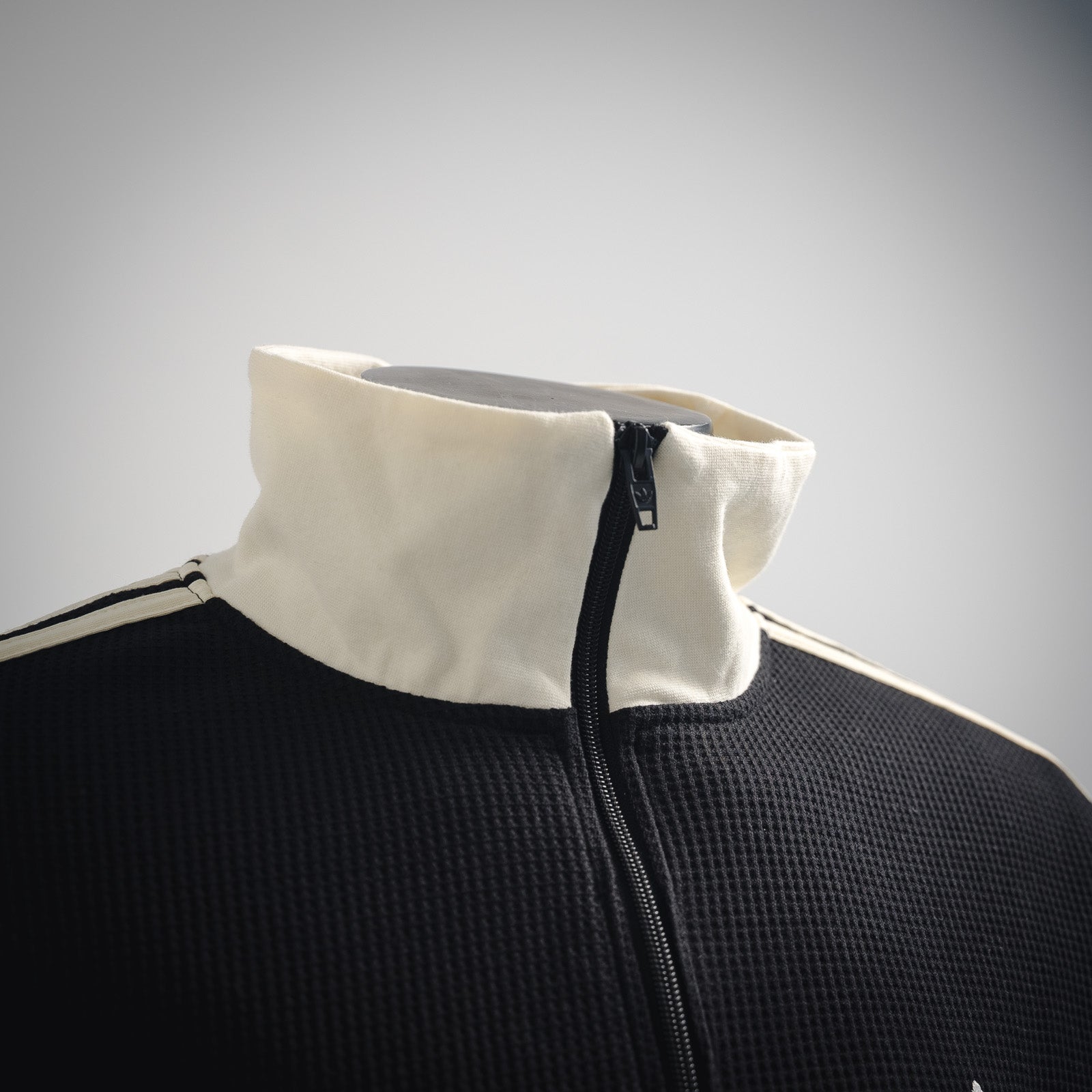 Adi 25fw leisure jacket