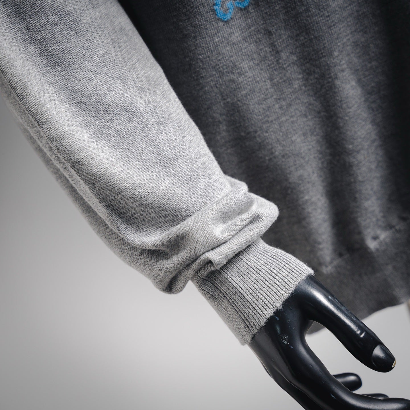 Guc 25fw embroidered sweater