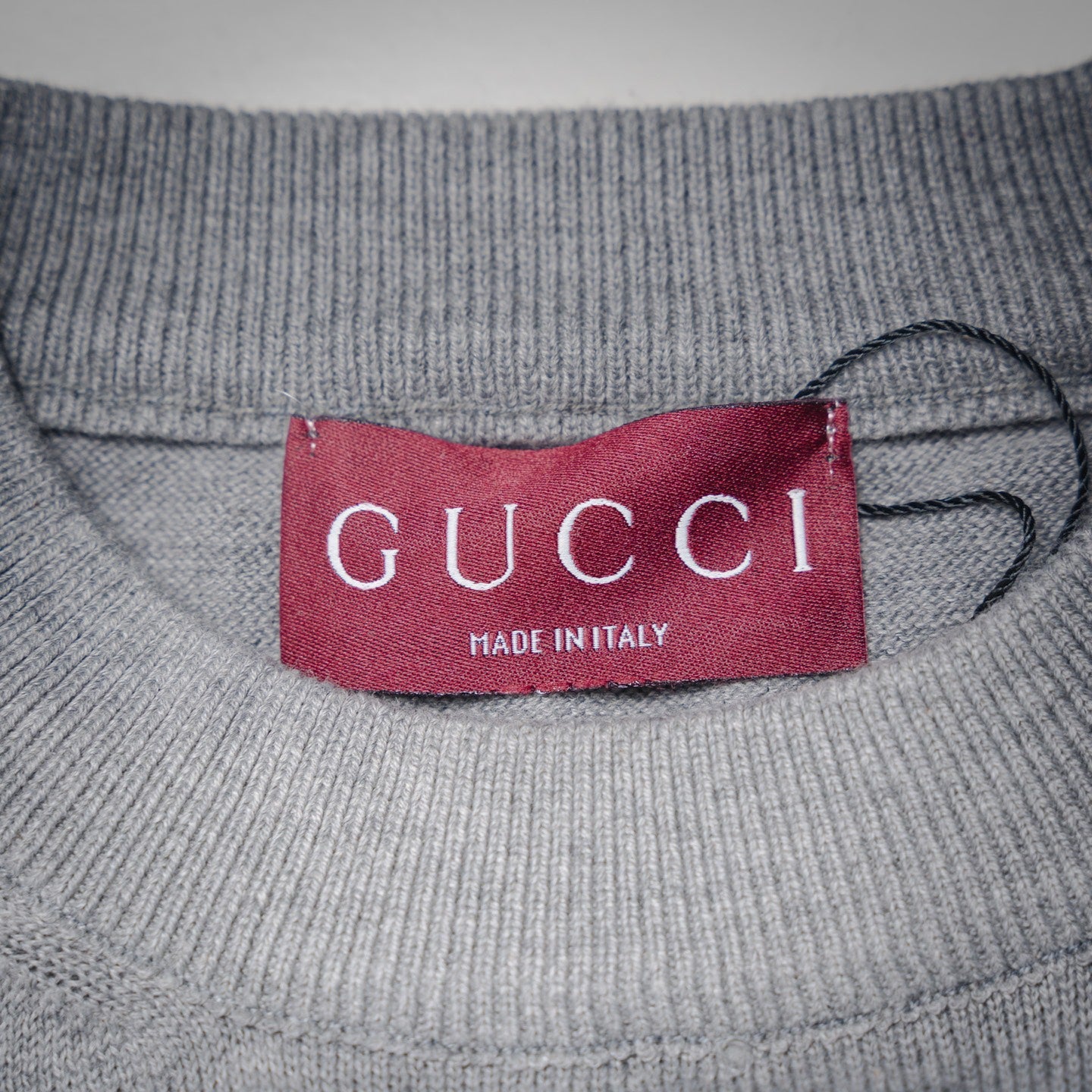 Guc 25fw embroidered sweater