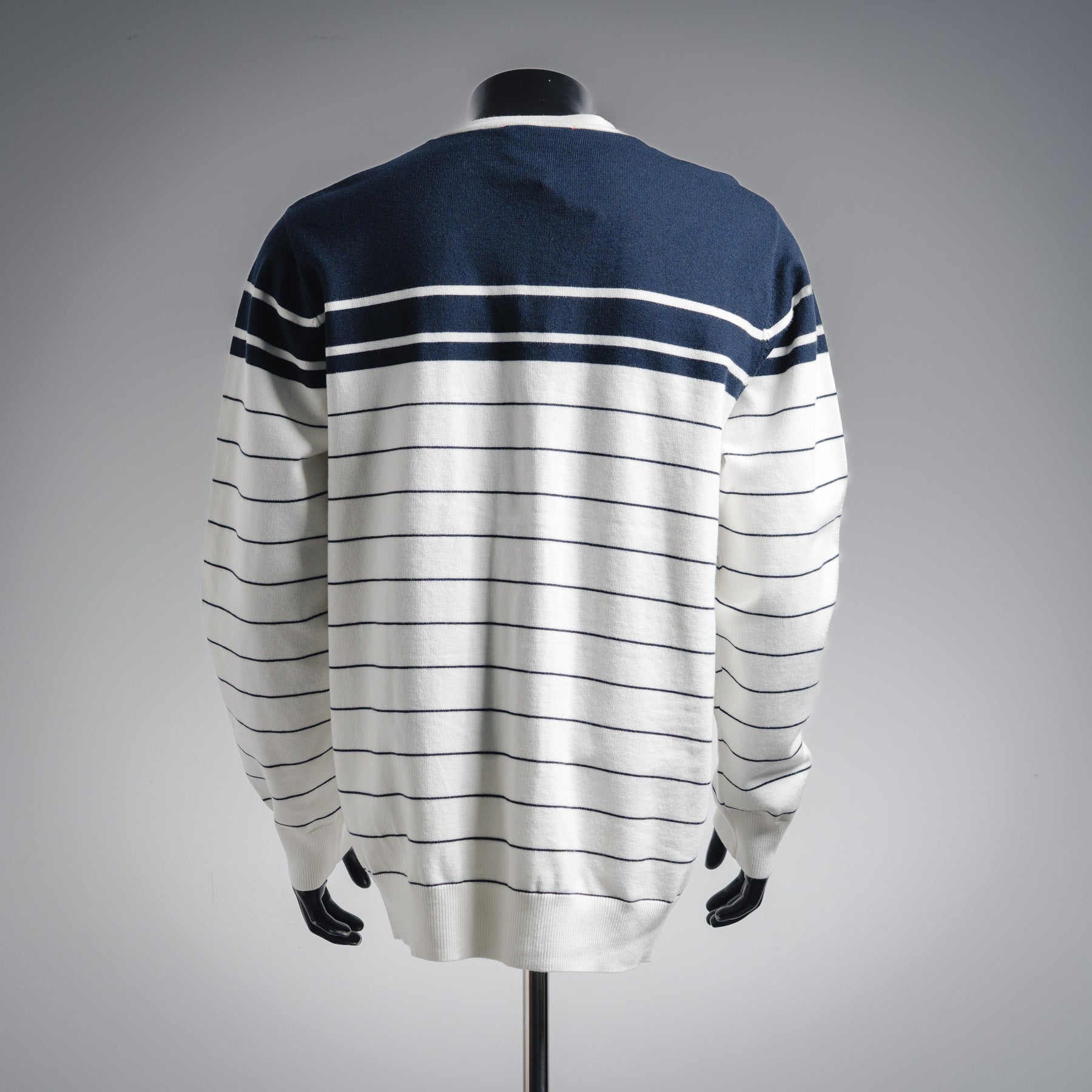 Guc 25fw embroidered sweater