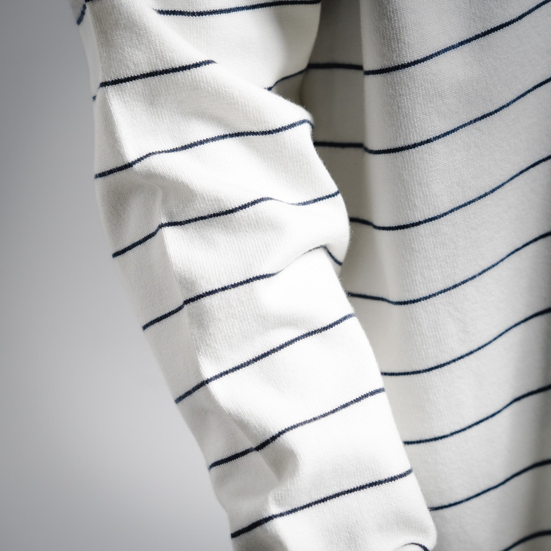 Guc 25fw embroidered sweater