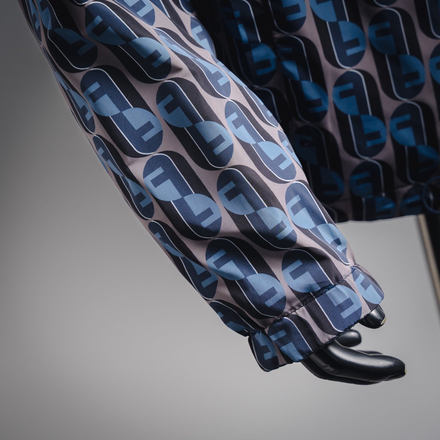 Fend 25fw reversible jacket