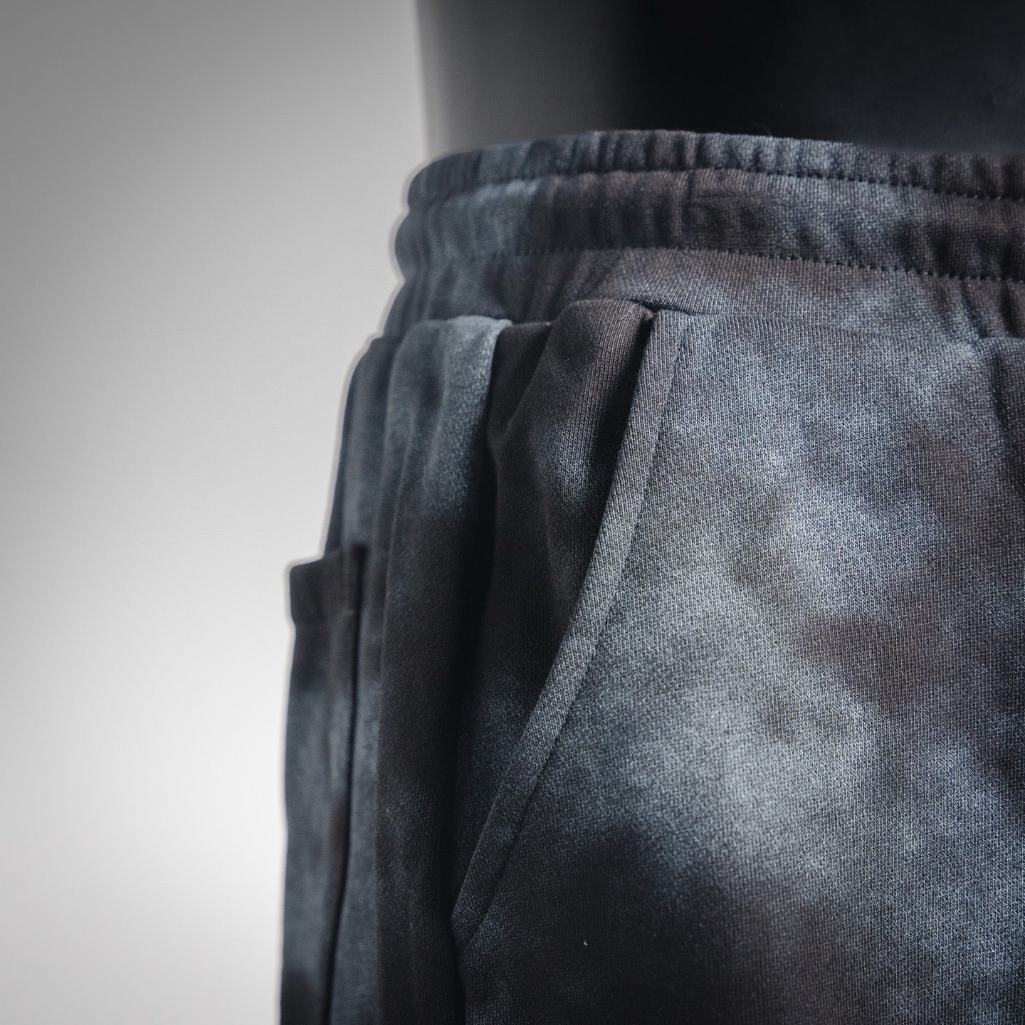 Balen 25fw embroidered pants