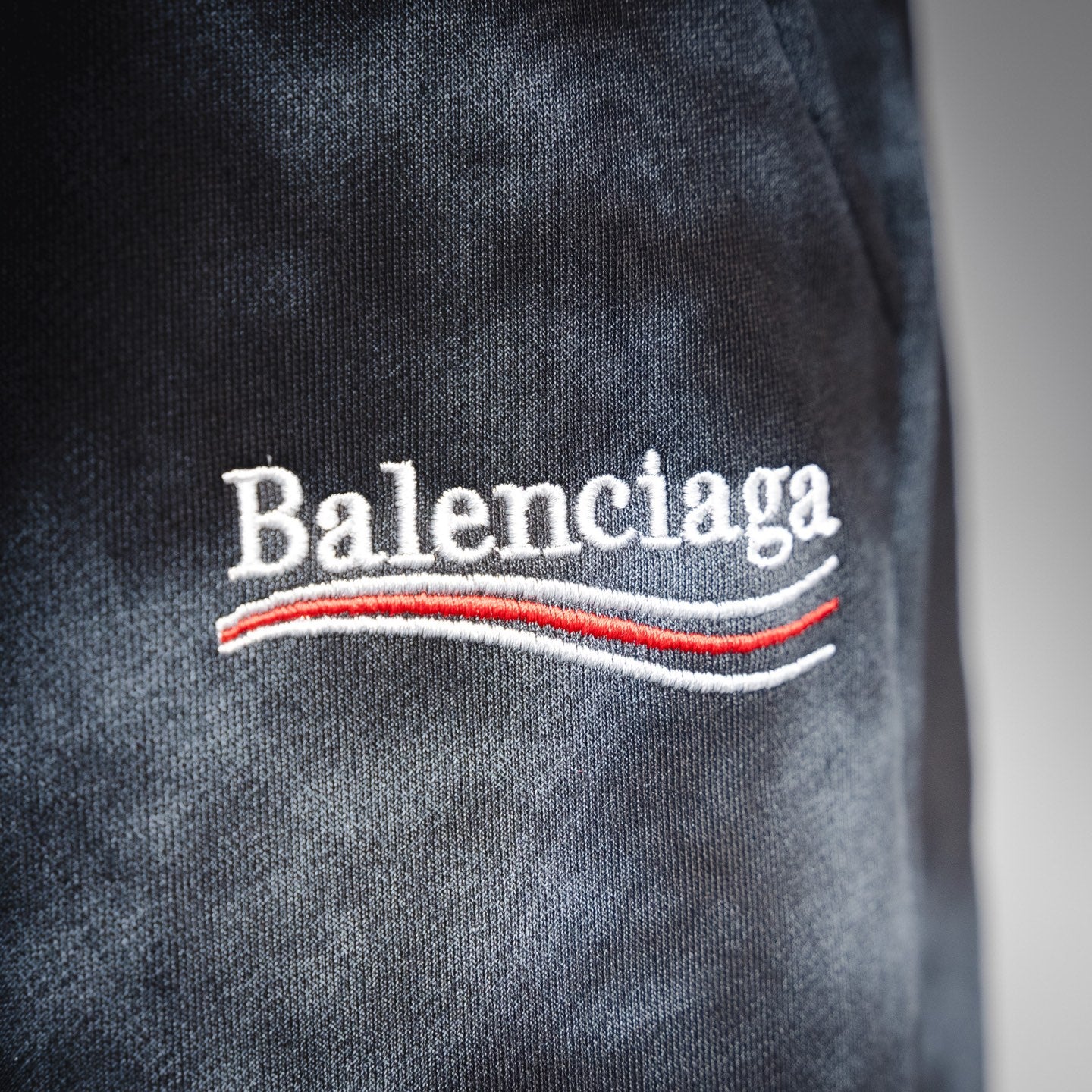 Balen 25fw embroidered pants