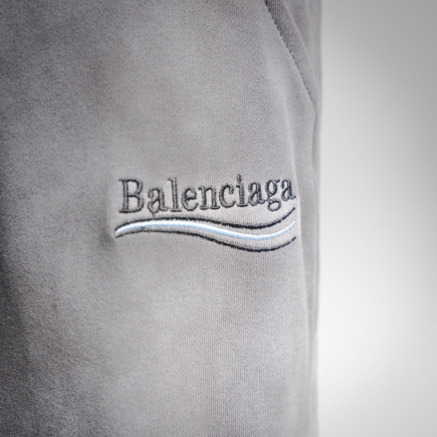 Balen 25fw embroidered pants