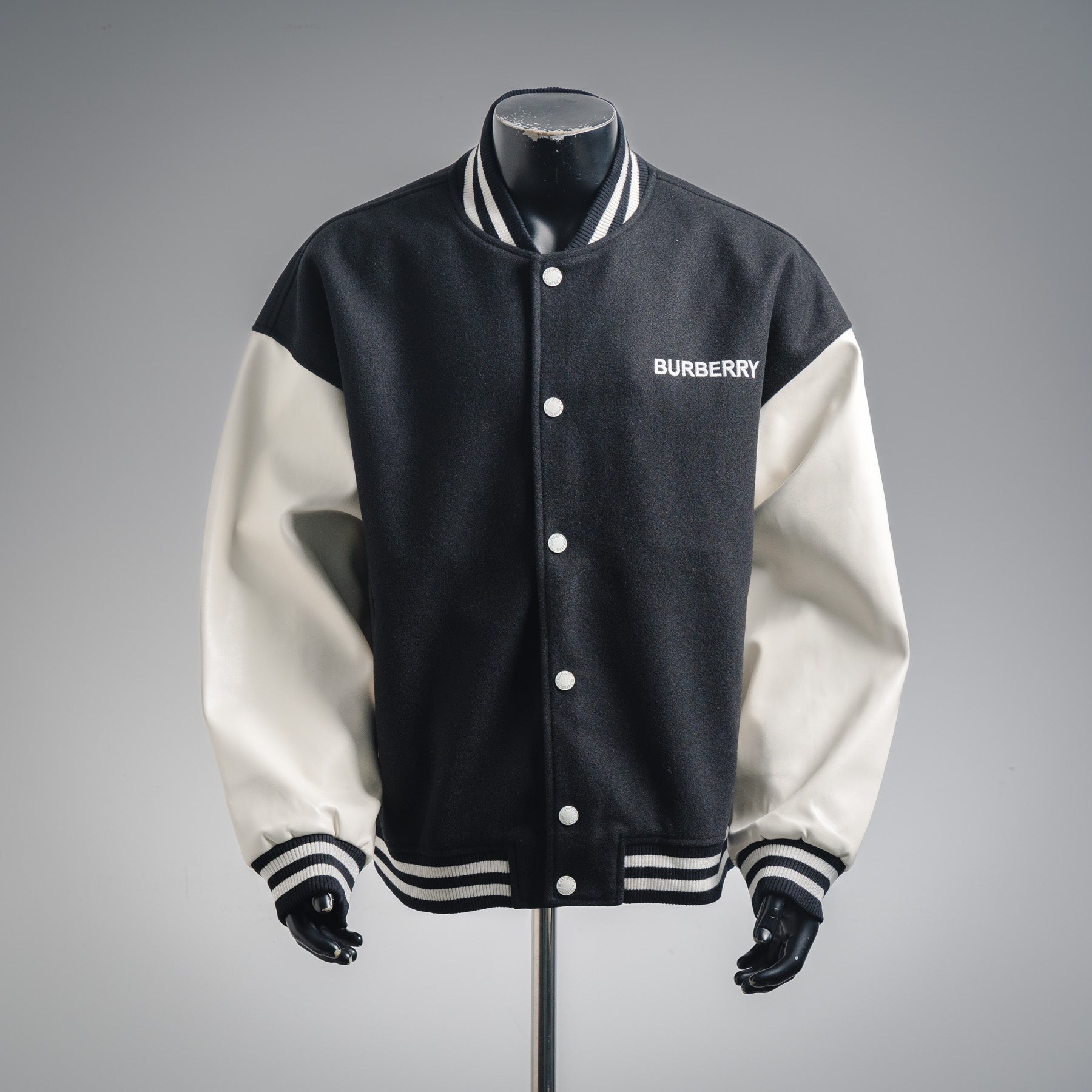 Burbery 25fw embroidered jacket