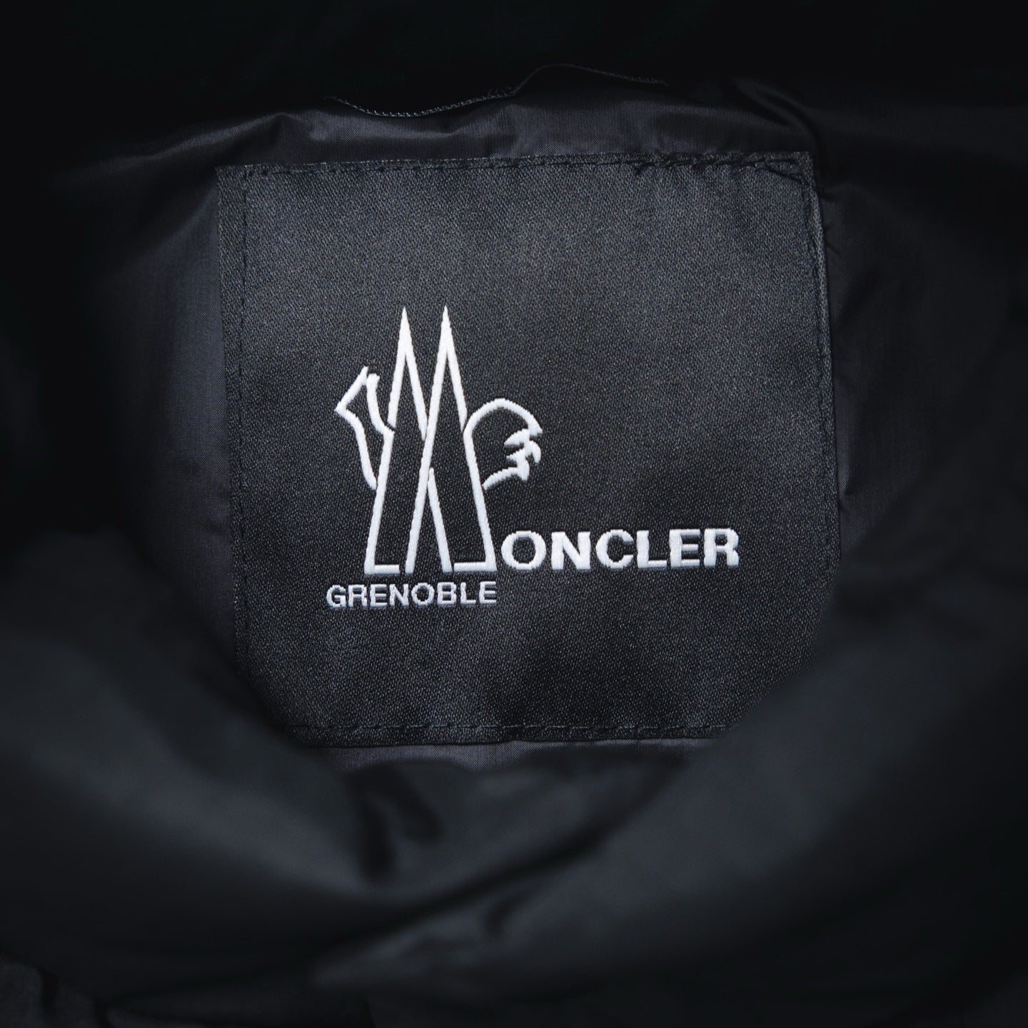 Mon 25fw all-match vest