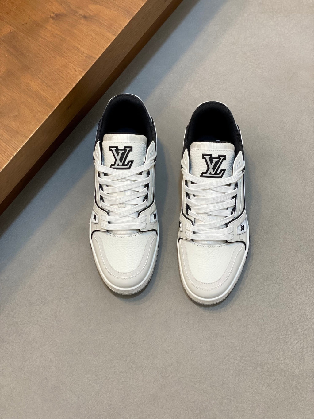 Louis 25fw sneaker shoe