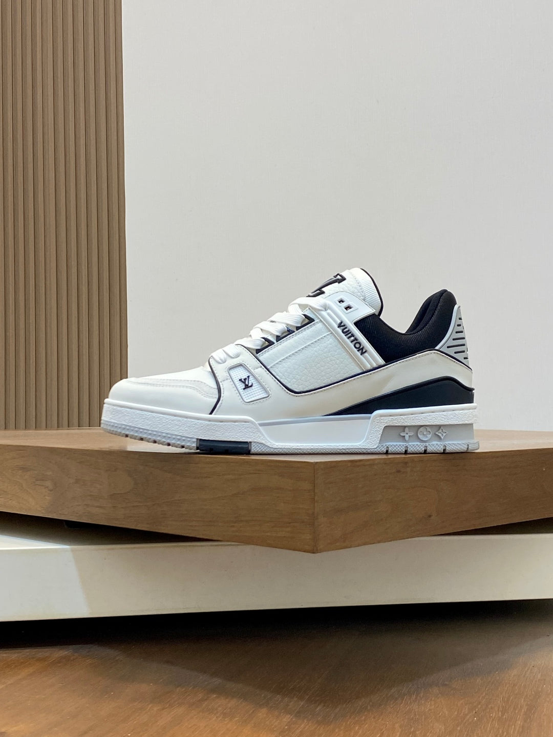 Louis 25fw sneaker shoe