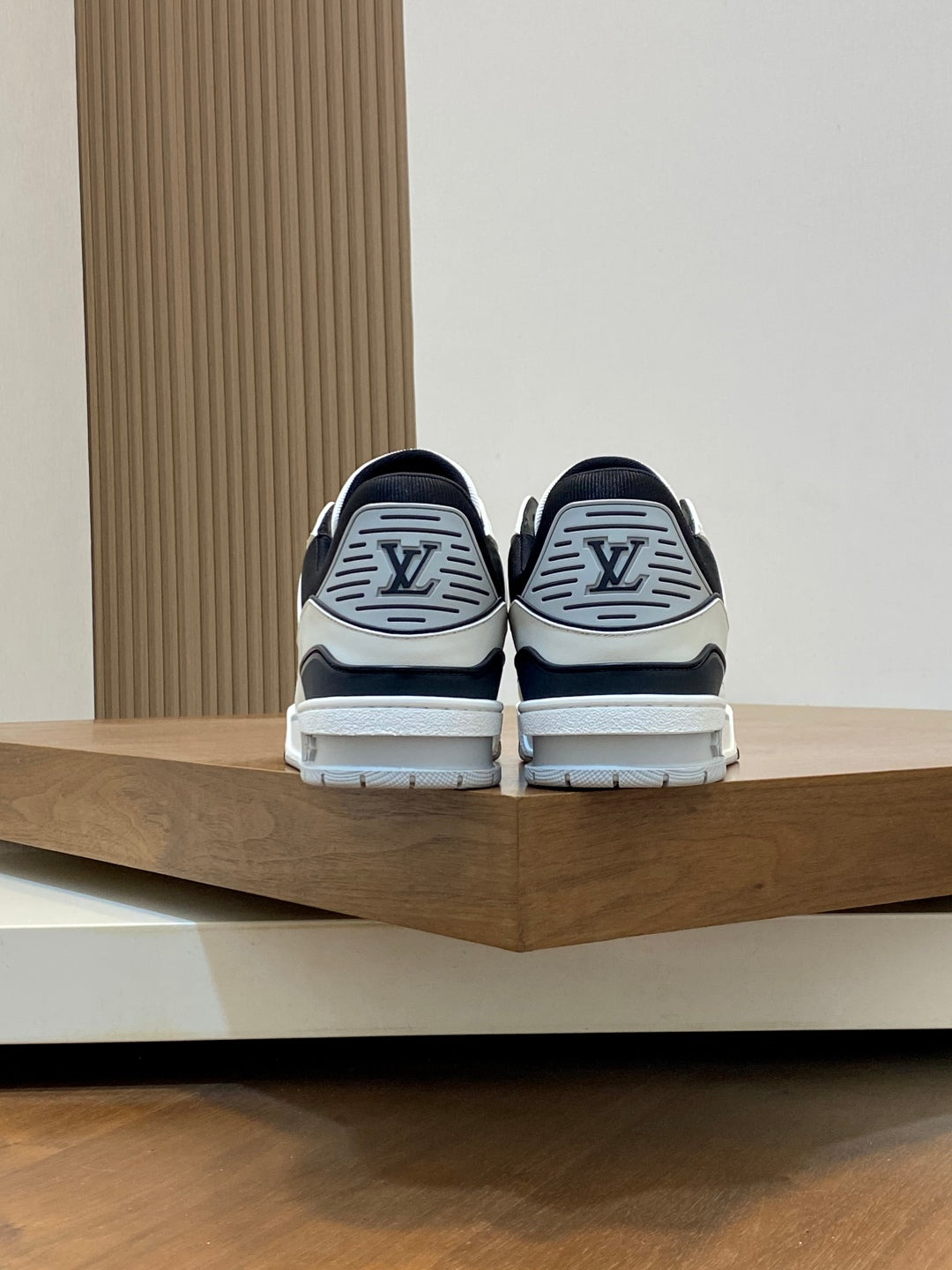 Louis 25fw sneaker shoe