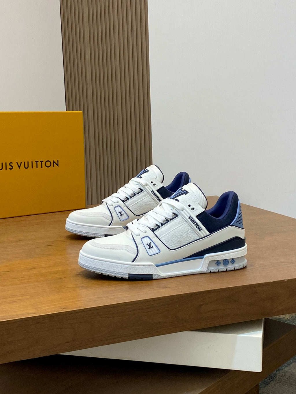Louis 25fw sneaker shoe