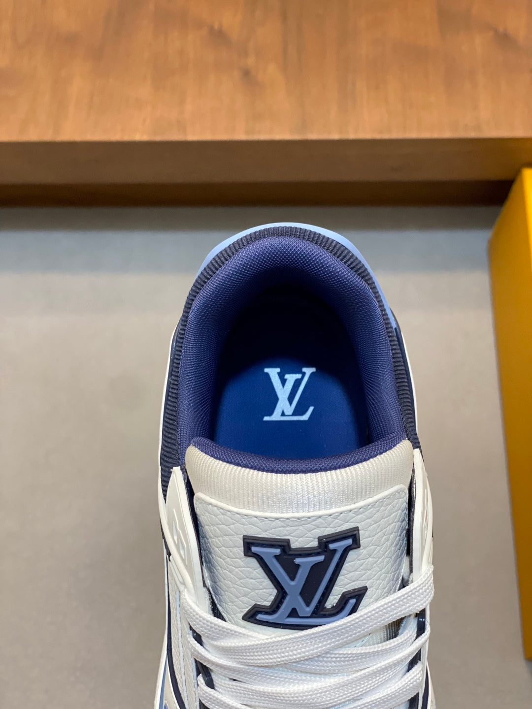 Louis 25fw sneaker shoe