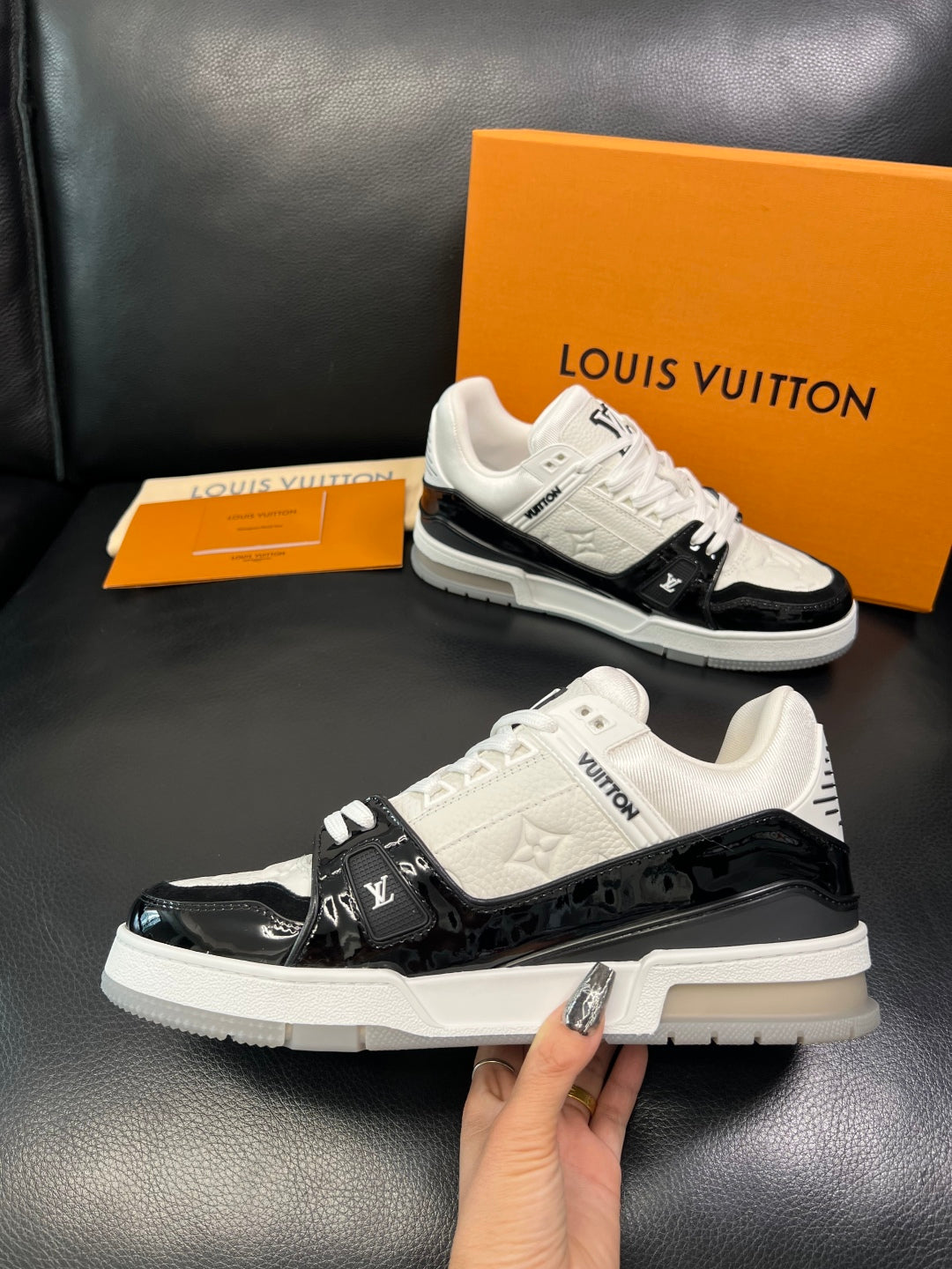 Louis 25fw all-match sneakers